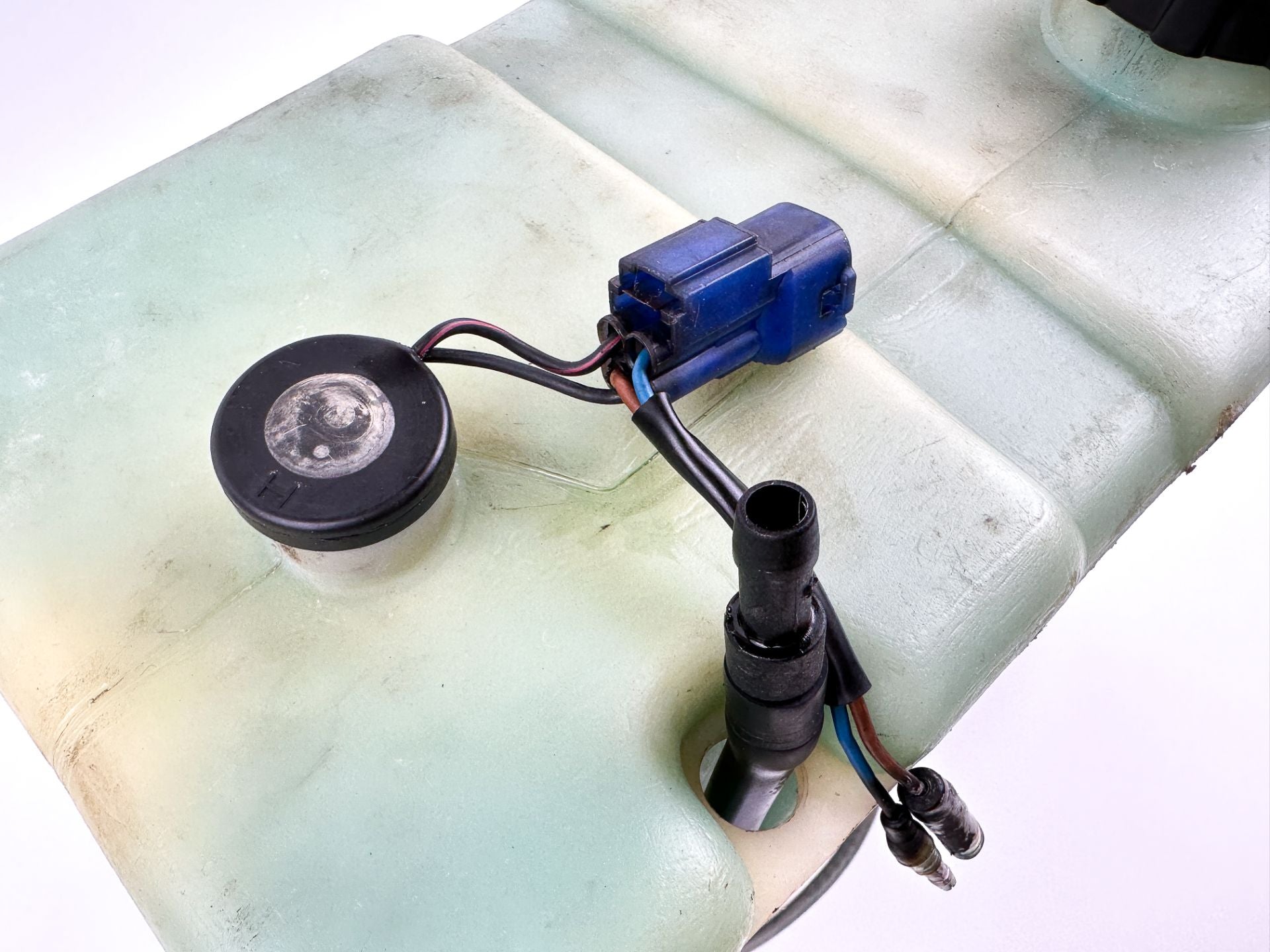 Yamaha Outboard Remote Oil Tank 10.5L 2.8 Gallons W/ Pump & Sensor