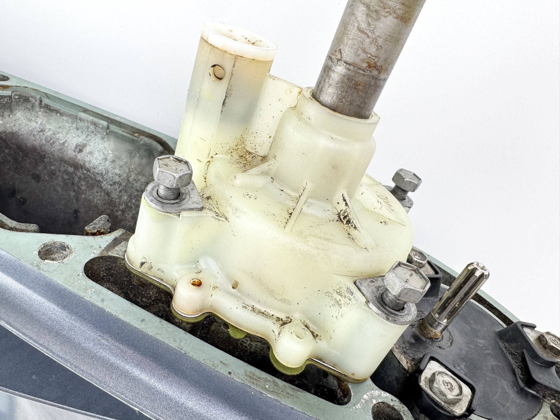 Yamaha 200 225 HP 4 Stroke Outboard 25" XL Lower Unit Counter Left Hand 2002-2015