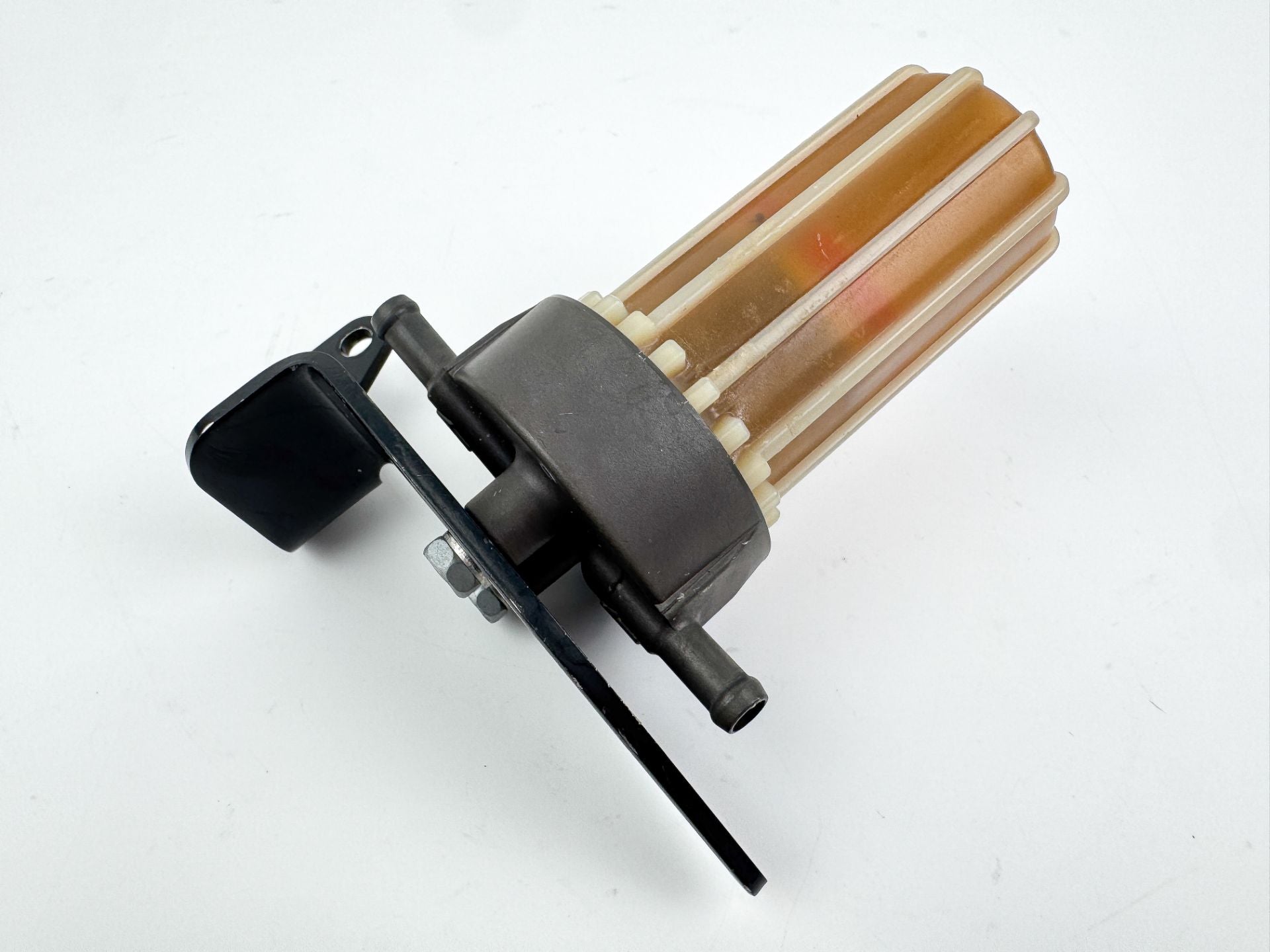 2006 Yamaha 250 HP 4 Stroke Outboard Fuel Filter Assembly 6P3-24560-00-00 OEM