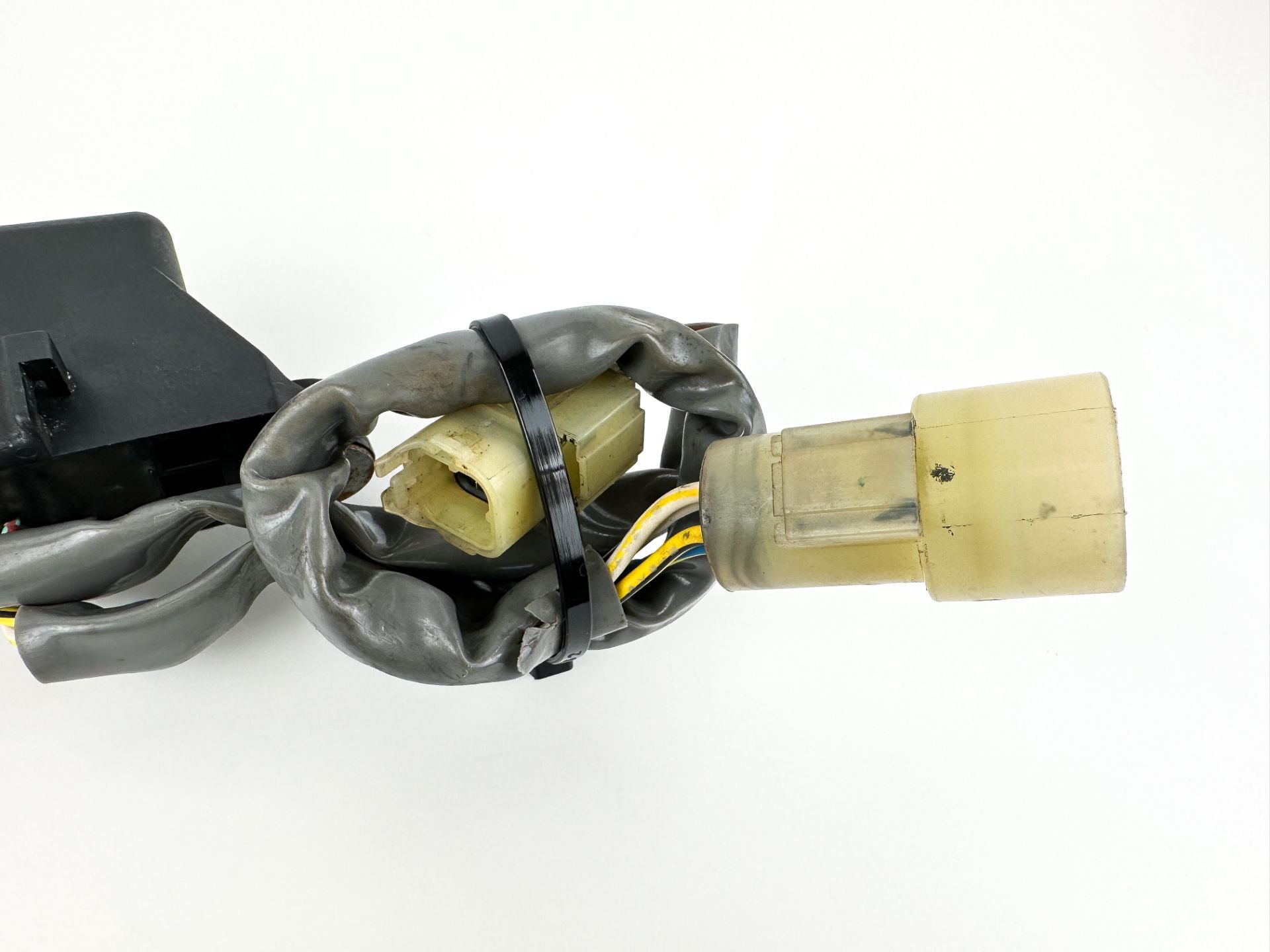 2001 Honda 130 HP 4 Stroke Outboard Main Relay  OEM