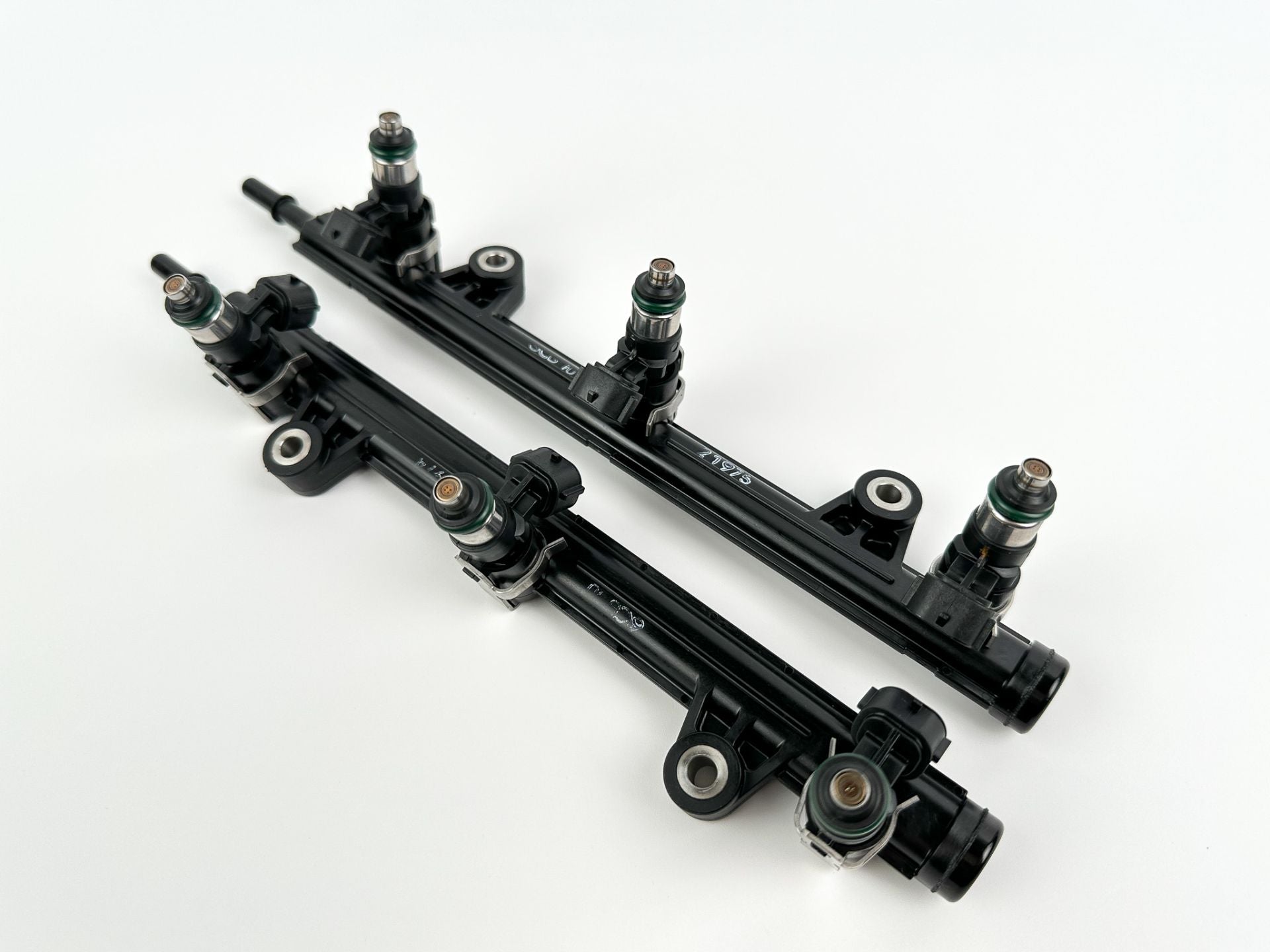 2019 Yamaha 250 HP 4 Stroke Outboard Fuel Injector Set W/ Rail 6CB-13161-10-00 OEM