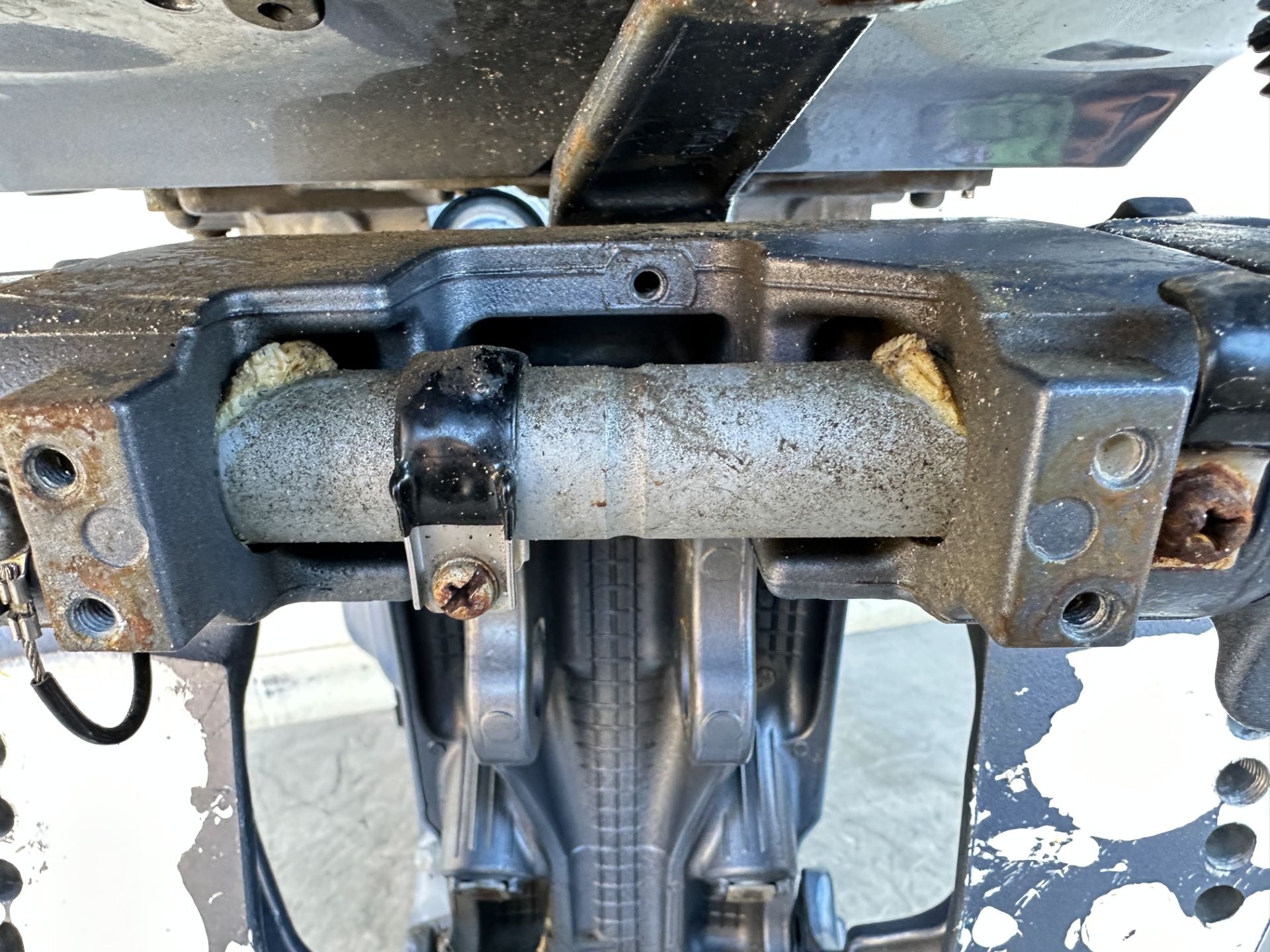 2017 Yamaha 250 HP 4 Stroke VMAX Outboard Complete Midsection & Swivel Bracket OEM