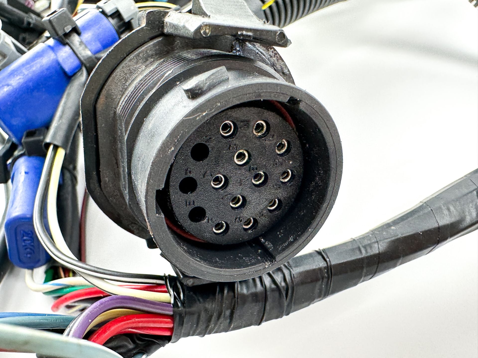 2008 Mercury 300 HP 4 Stroke Outboard Engine Wire Harness 8M0082643 Damaged