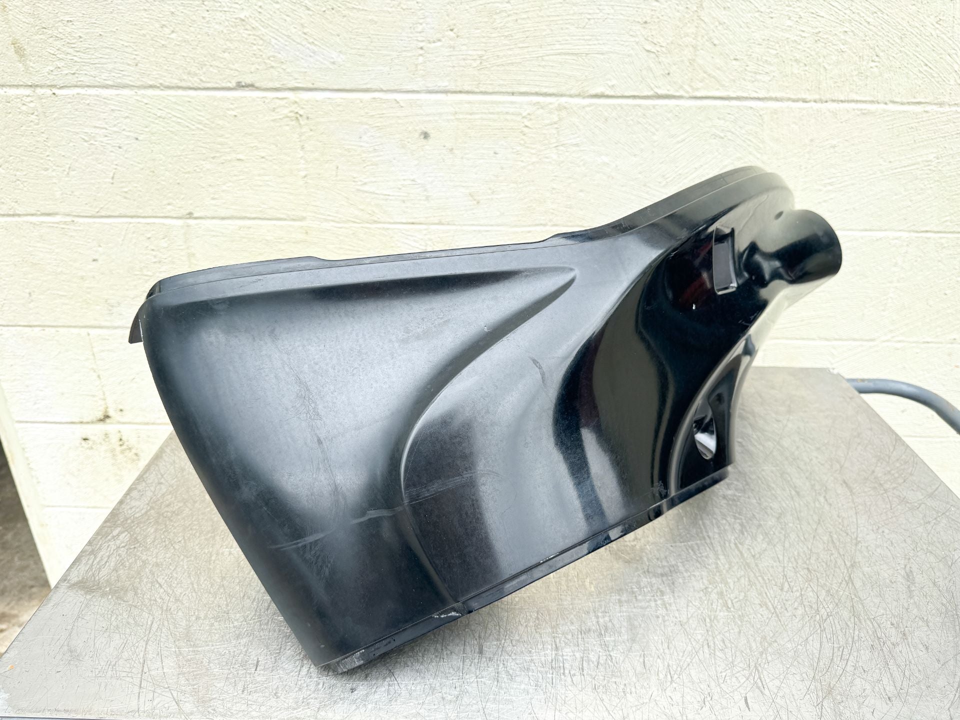 2007 Mercury 150 HP 4 Stroke Outboard Lower Apron Cowling Starboard 895847A05 OEM