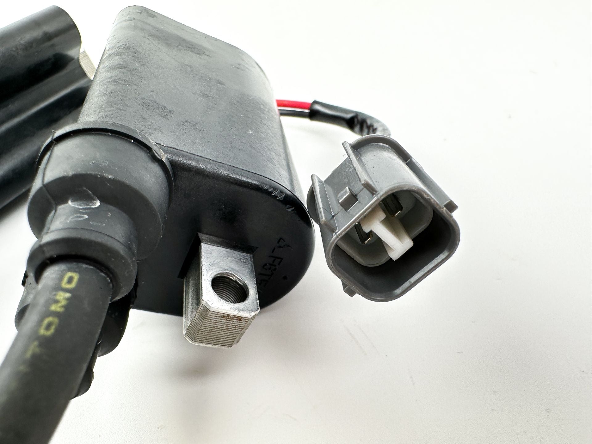 2012 Yamaha 115 HP 4 Stroke Outboard Ignition Coil Set 68V-82310-00-00 OEM