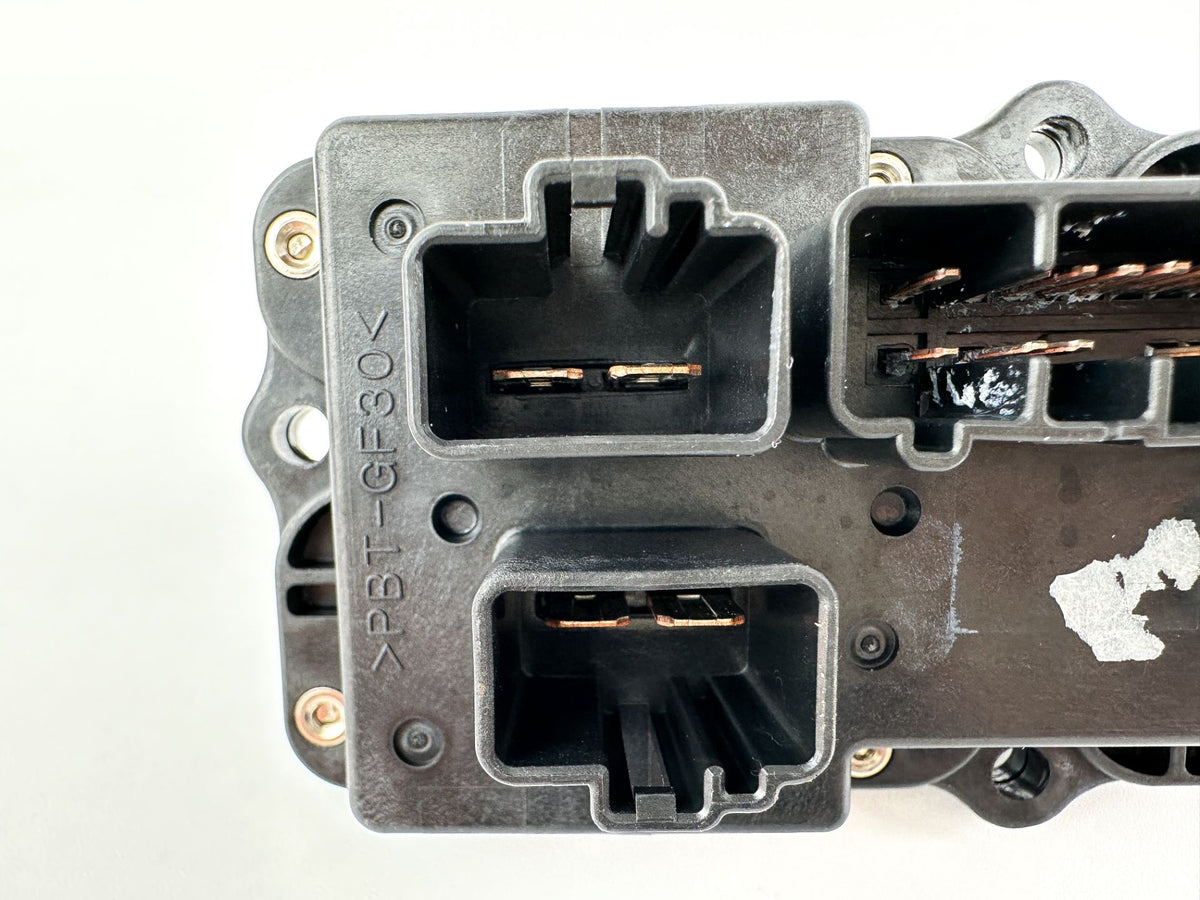 04-14 Yamaha 150HP 4 Stroke Outboard Fuse Box 63P-82170-00-00 Tested