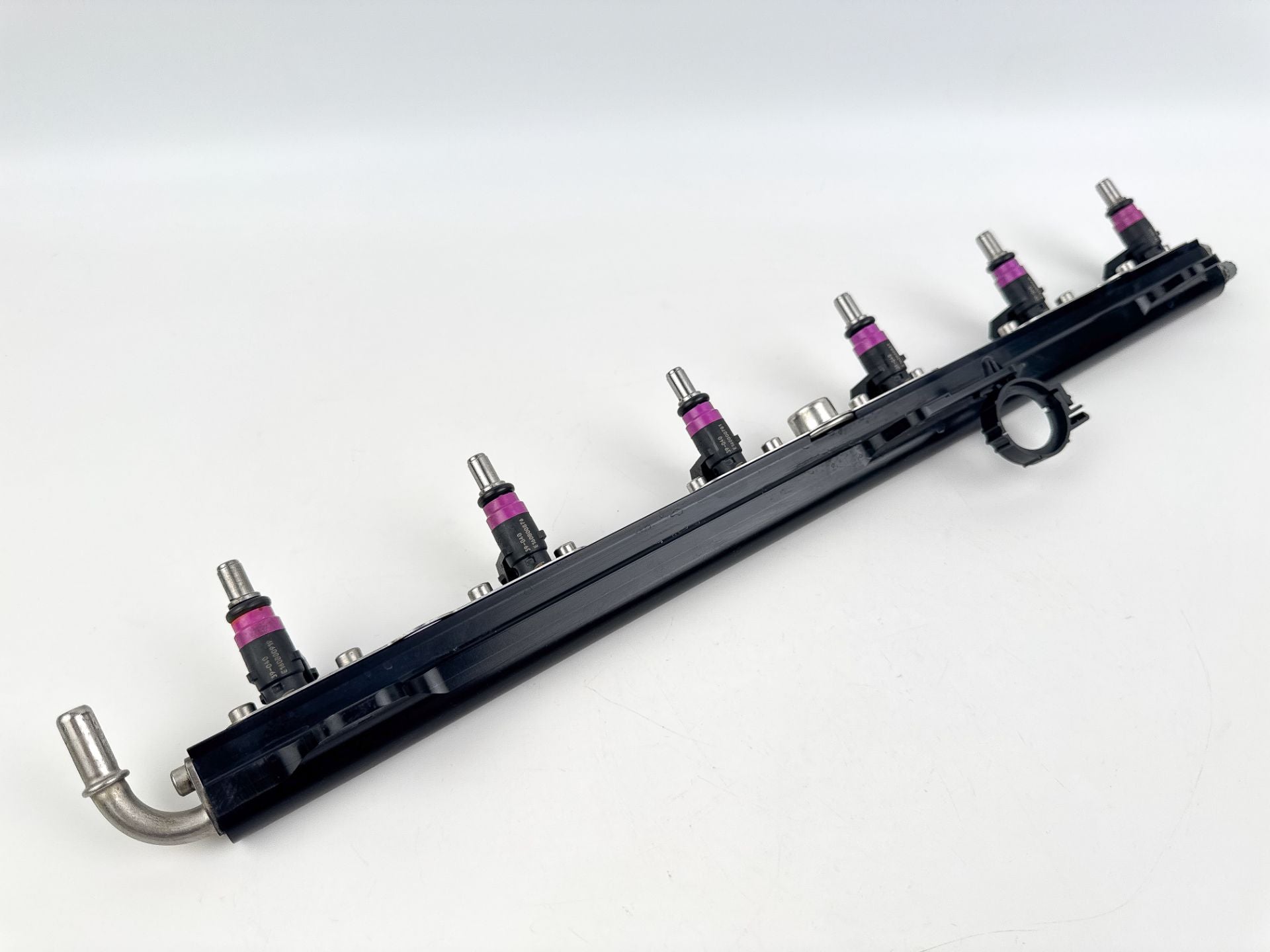 2014 Mercury 300 HP 4 Stroke Outboard Fuel Injector Set W/ Rail 8M0041571 OEM