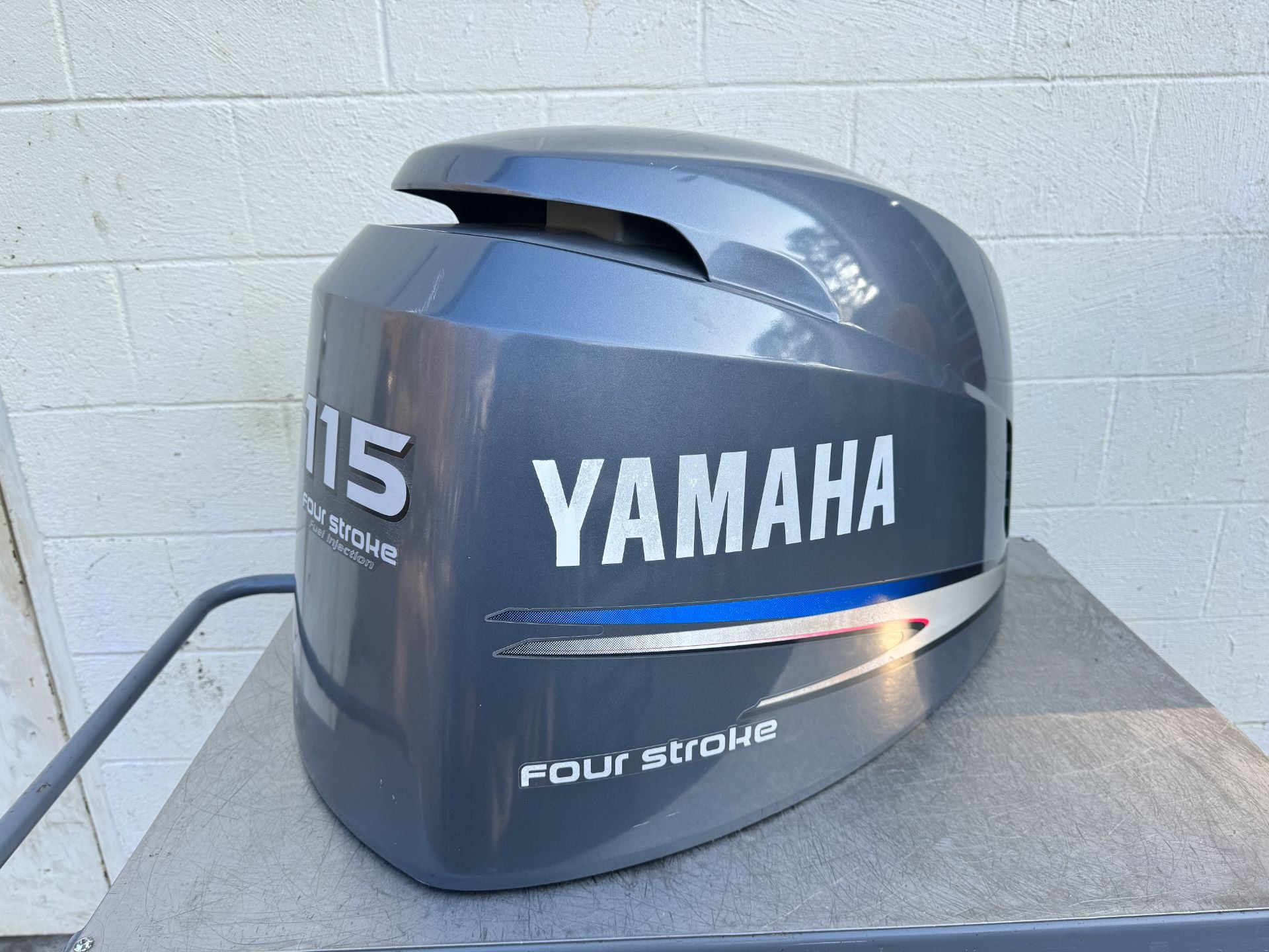 2009 Yamaha 115 HP 4 Stroke Outboard Top Cowling 68V-42610-12-8D OEM