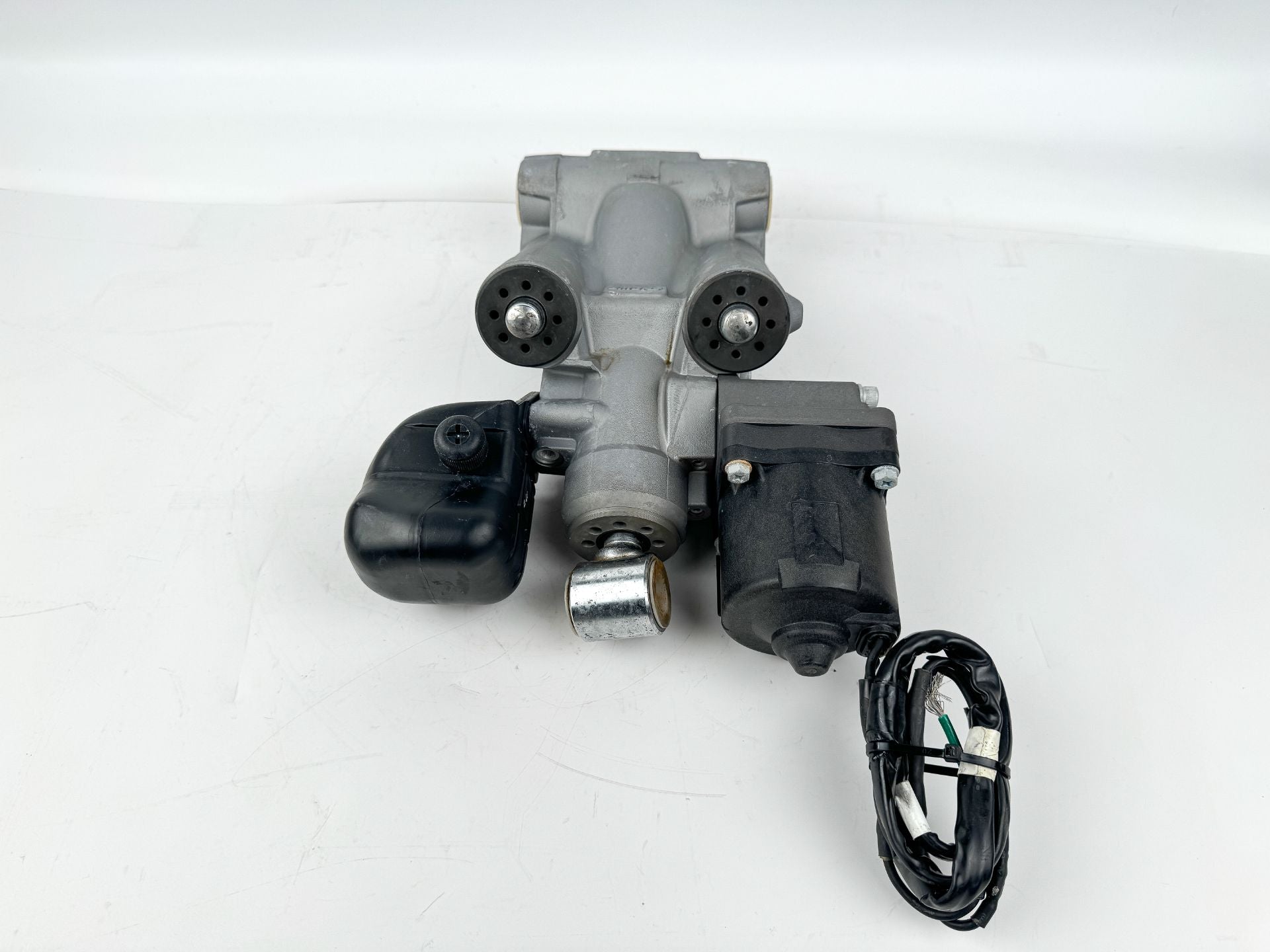 Suzuki 150 175 HP 4 Stroke Outboard Power Trim Tilt Unit 48000-96J15