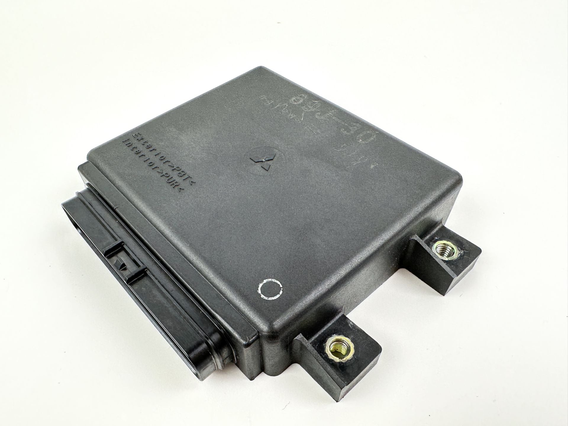 2004 Yamaha 225HP 4 Stroke Engine Control Unit ECU 69J-8591A-30-00 83 Hours