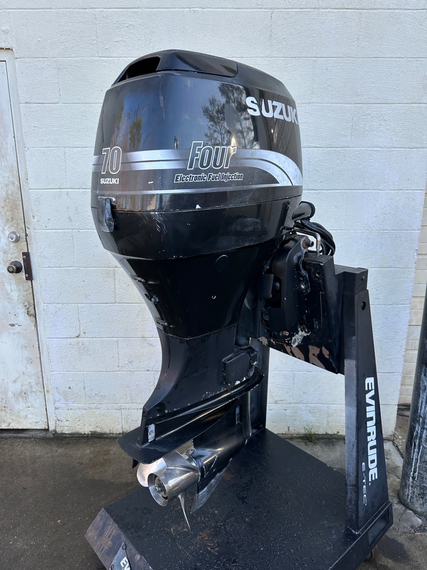 2000 Suzuki 70 HP 4 Stroke Outboard Engine Complete OEM