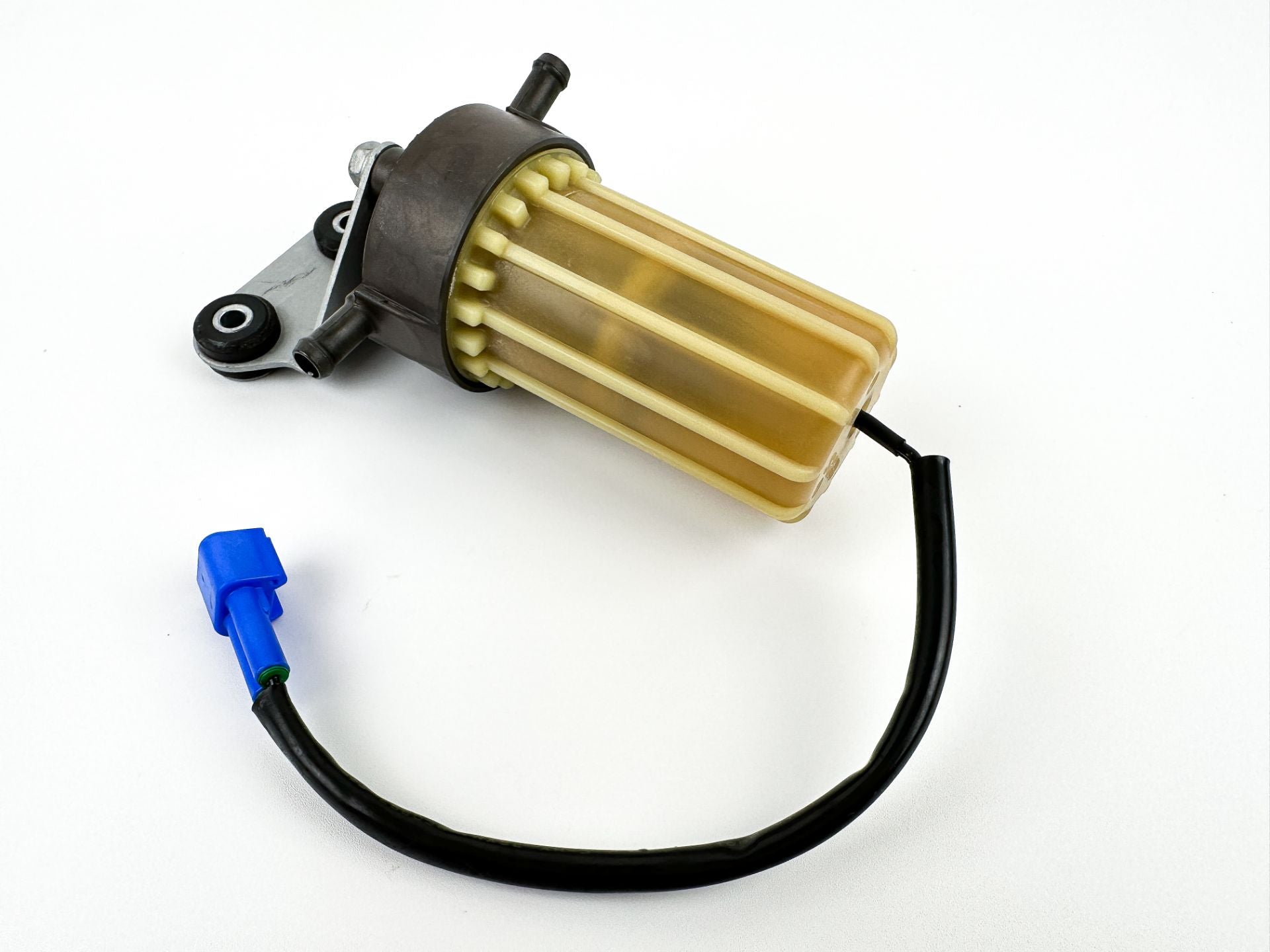 2016 Yamaha 150 HP 4 Stroke Outboard Fuel Filter Assembly 6P3-24562-03-00 OEM