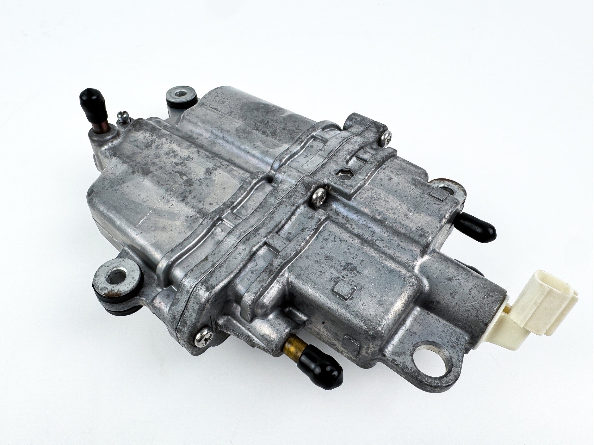 2003 Suzuki 90 HP 4 Stroke Outboard Vapor Separator Tank VST 15600-90J01 OEM