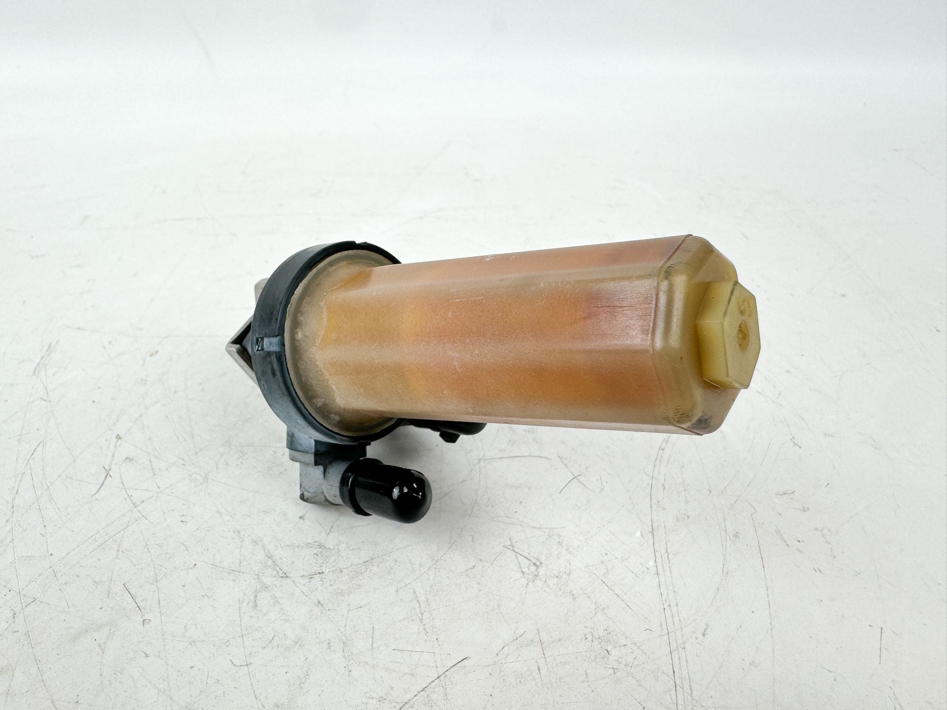 2005 Yamaha 115 HP 4 Stroke Outboard Fuel Filter Assembly 6D8-24560-08-00 OEM