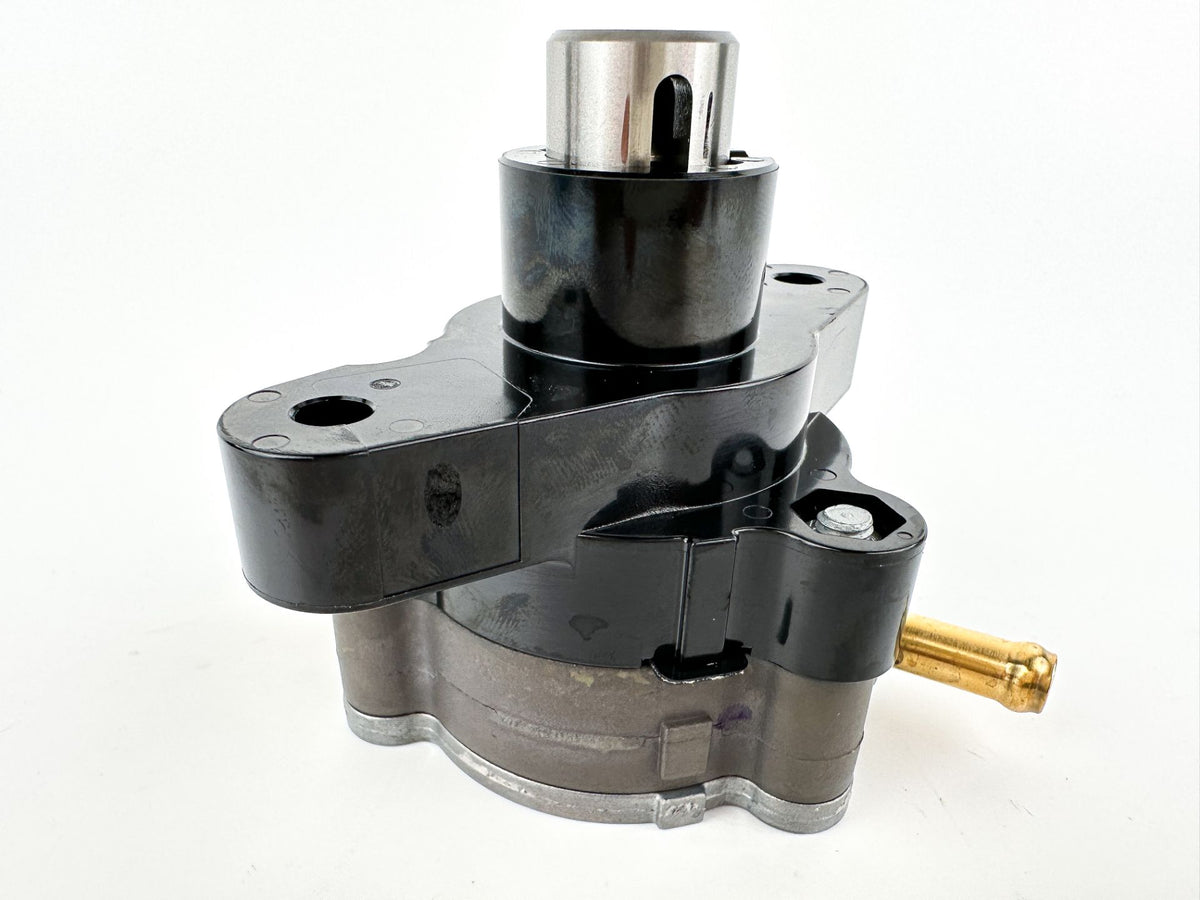 2013 Yamaha 115 HP 4 Stroke Outboard Fuel Pump 6D8-24410-10-00 OEM