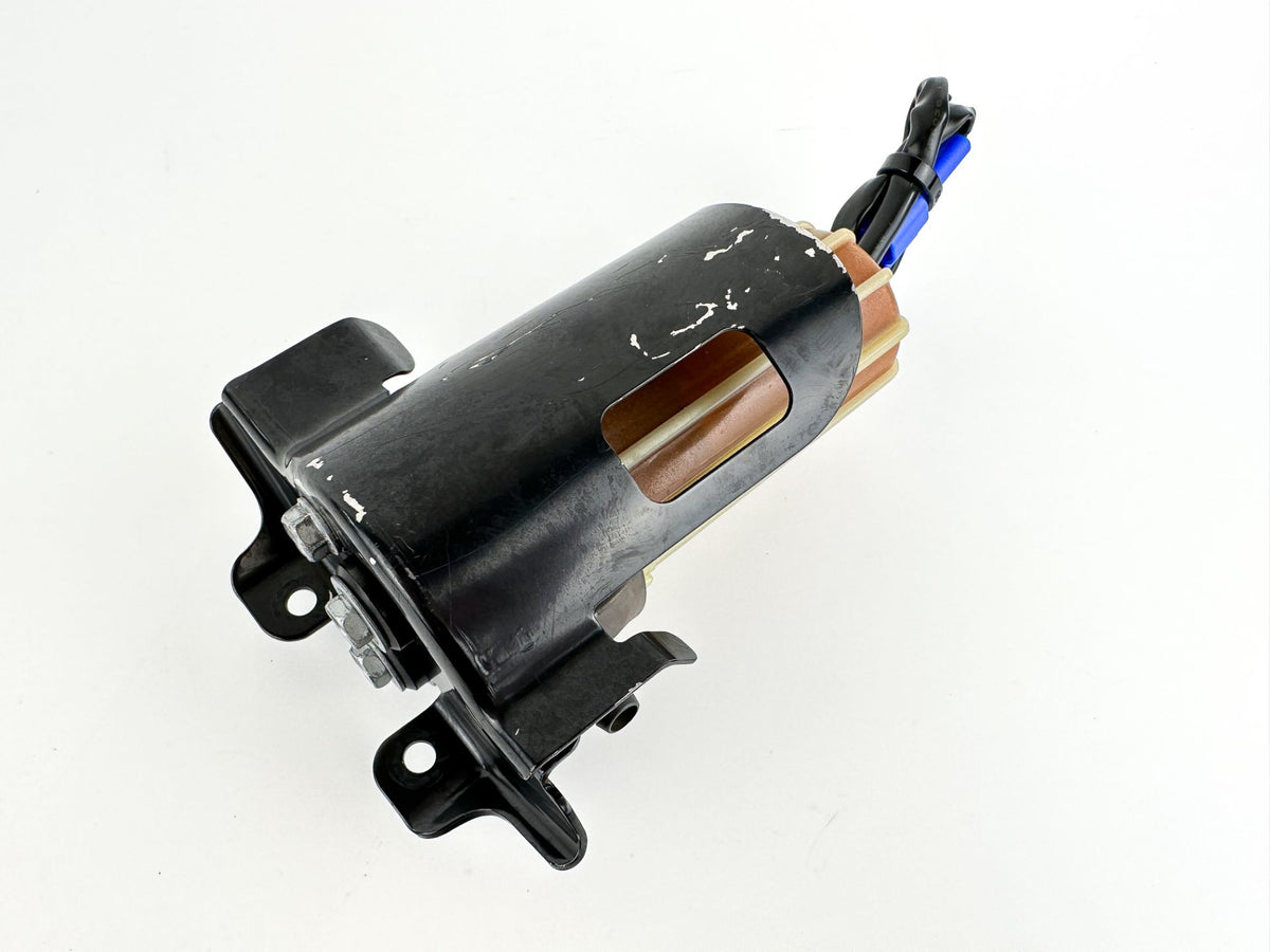 2014 Yamaha 300 HP 4 Stroke Outboard Fuel Filter Assembly 6P3-24560-22-00 OEM