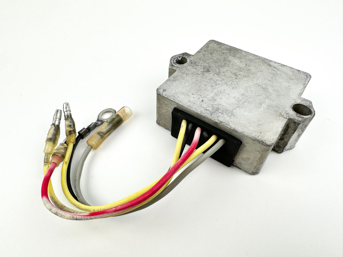 2001 Yamaha 25 HP 4 Stroke Outboard Rectifier & Regulator 65W-81960-00-00 OEM