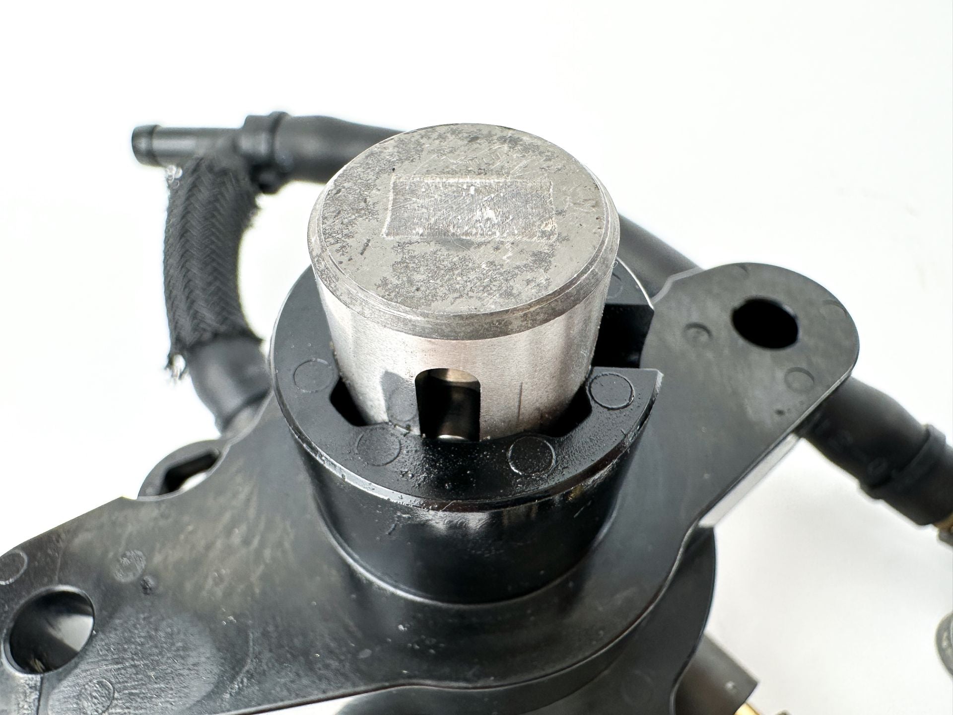 2015 Yamaha 150 HP 4 Stroke Outboard Fuel Pump 63P-24410-20-00 OEM