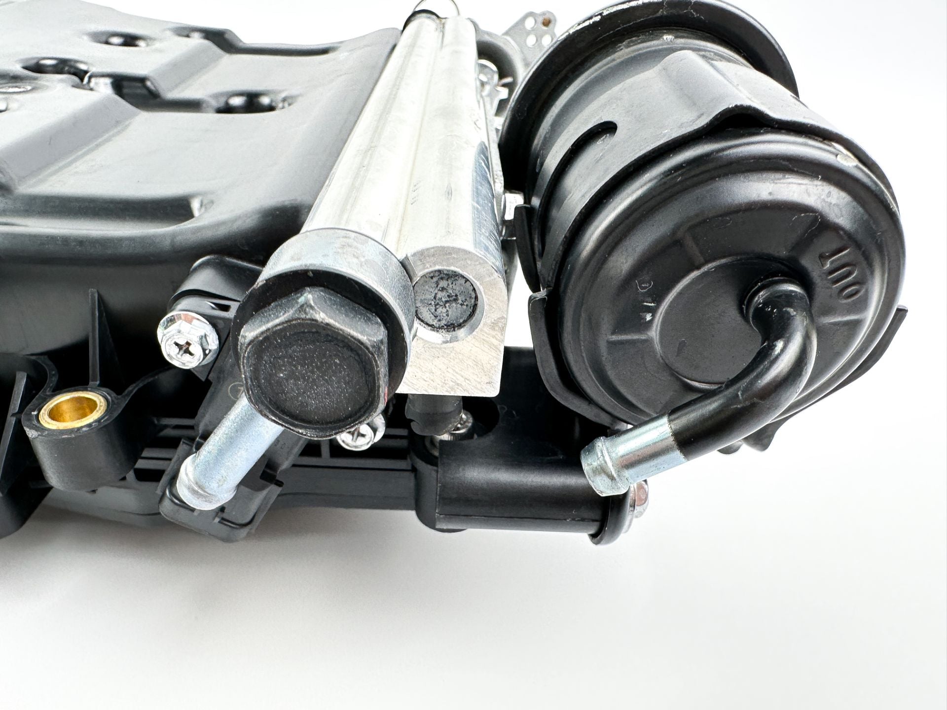 2016 Suzuki 175 HP 4 Stroke Outboard Intake Manifold 13110-96J00 OEM