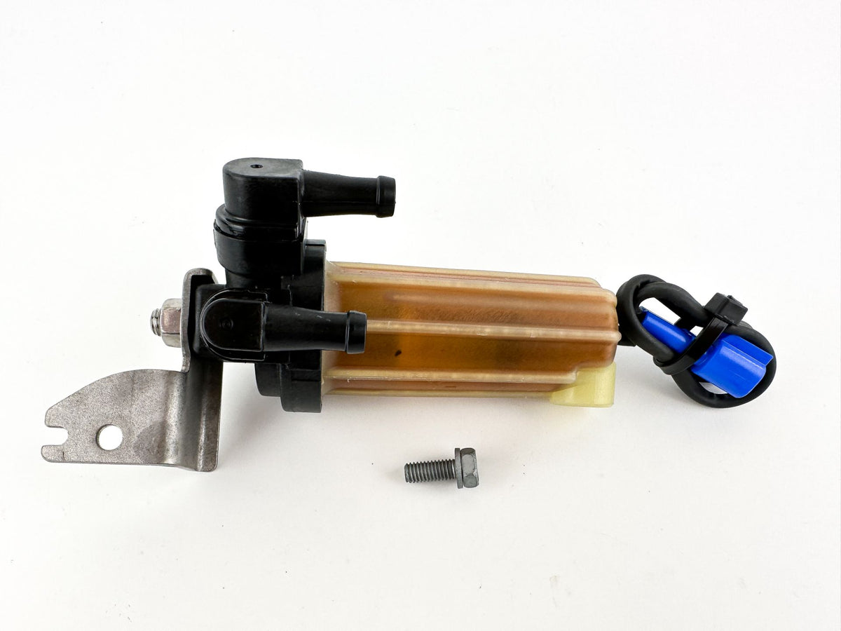 2013 Yamaha 115 HP 4 Stroke Outboard Fuel Filter Assembly 6D8-24562-00-00 OEM
