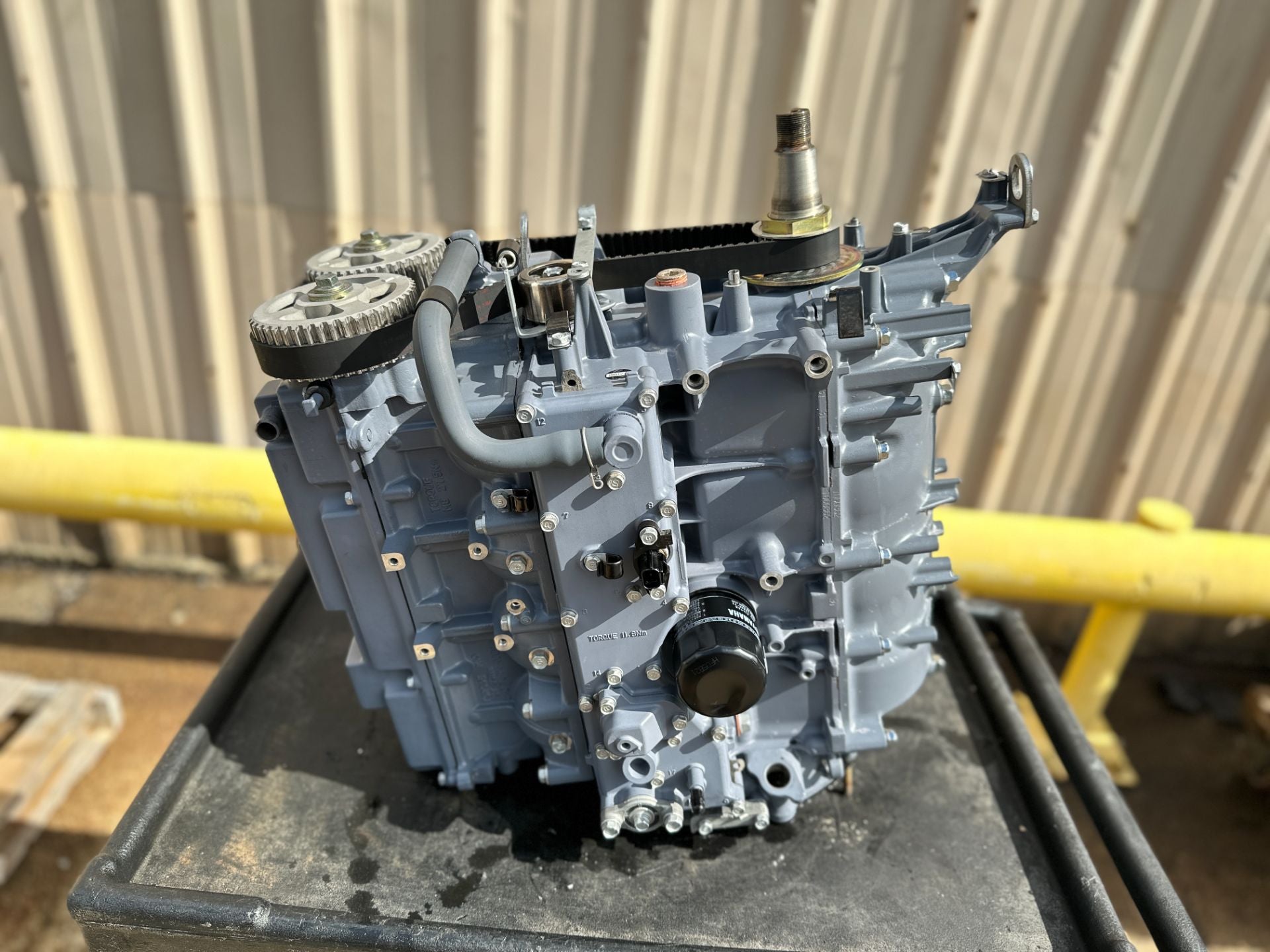 2001 - 2004 Yamaha F 80 90 100 HP 4 Stroke Outboard Powerhead Crankcase Assembly