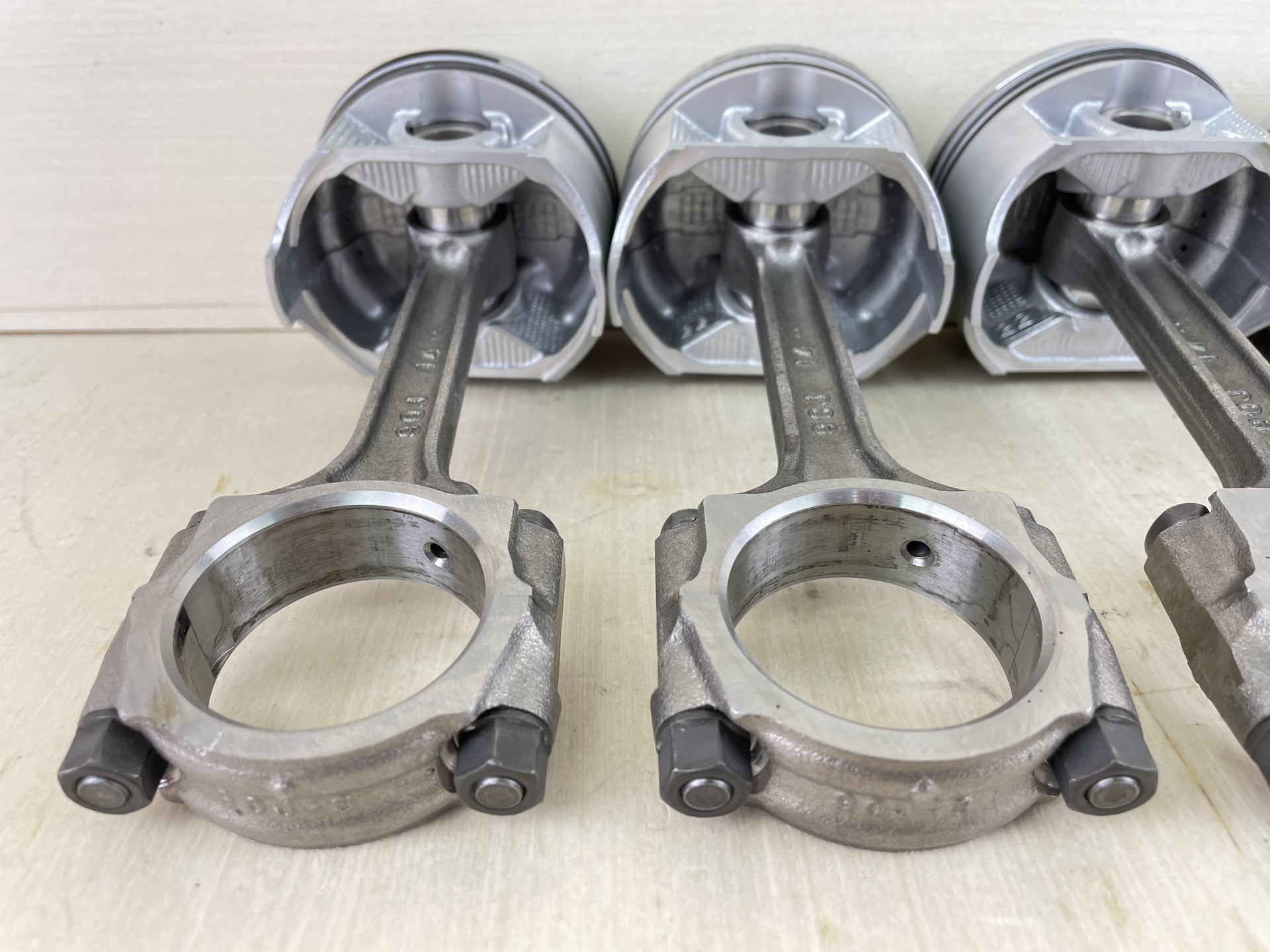 2003 Suzuki 115HP 4 Stroke Outboard Piston & Connecting Rod Set 