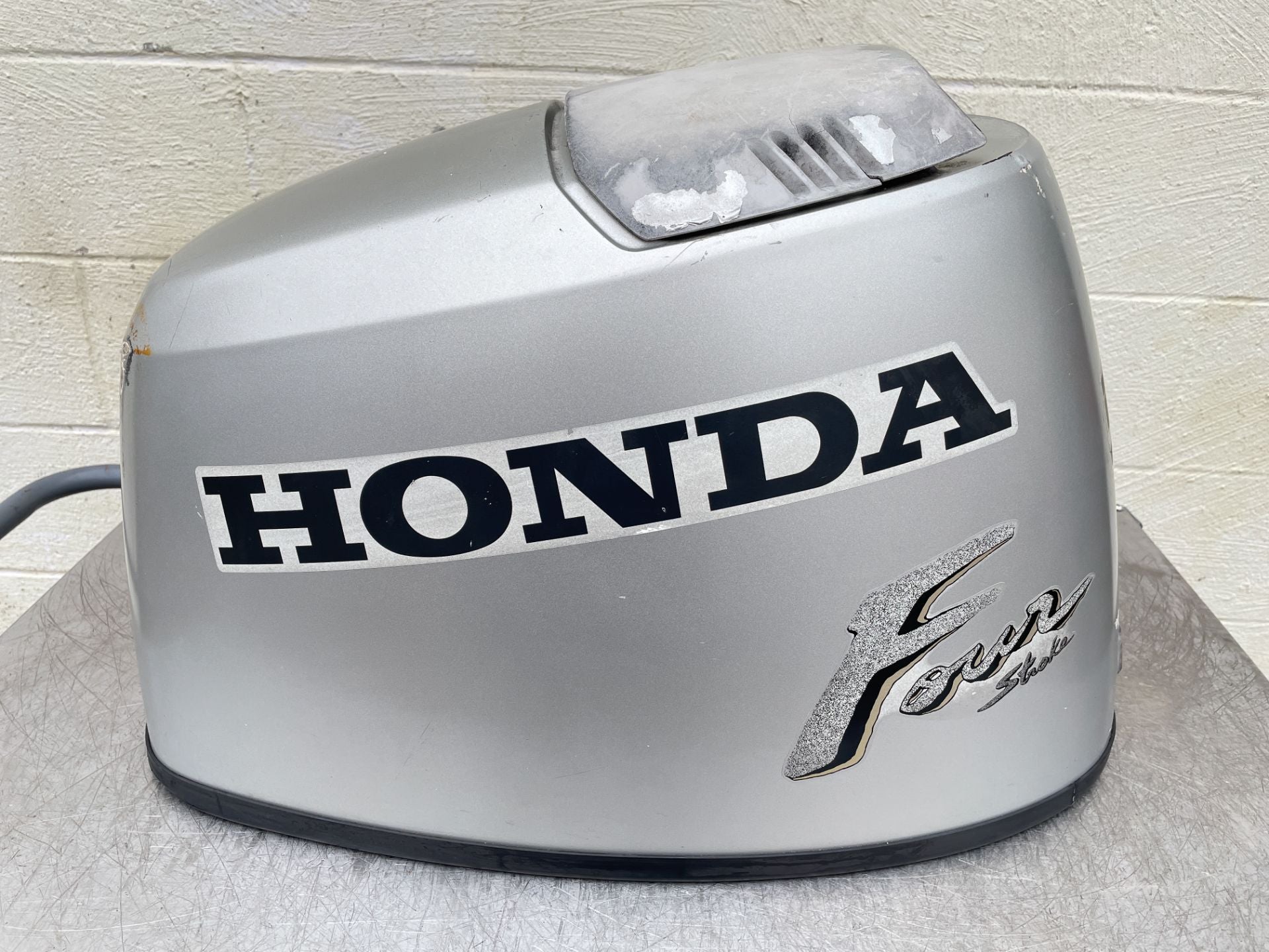 2006 Honda 50 HP 4 Stroke Outboard Top Cowling 63100-ZW4-H01ZA OEM