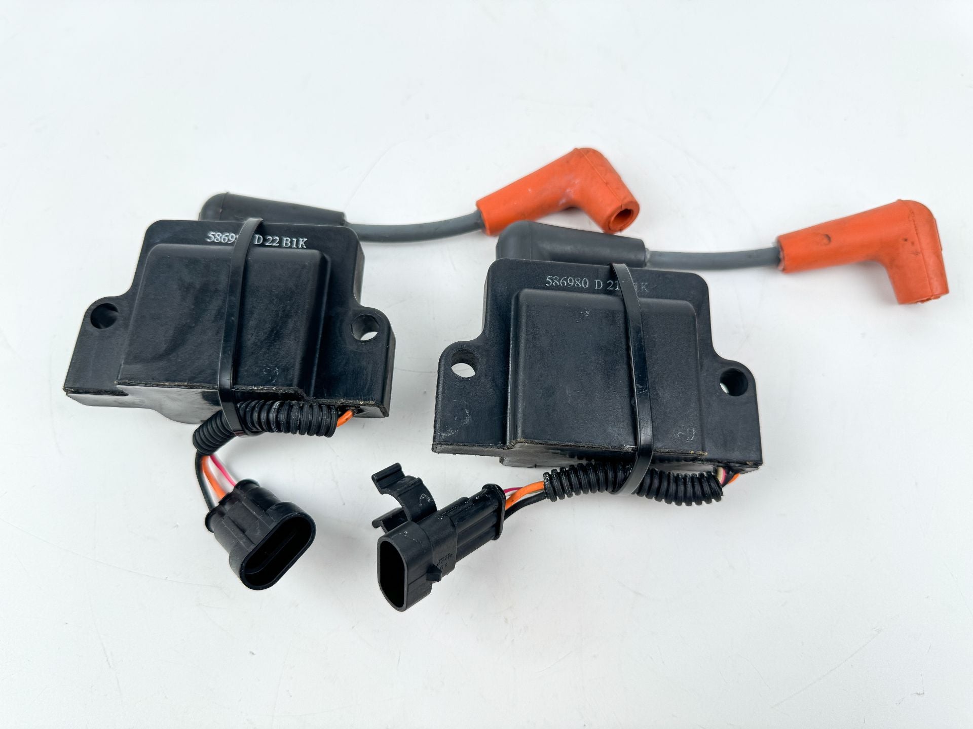 2012 Evinrude 50 HP 2 Stroke Outboard Ignition Coil Set 0586980 OEM