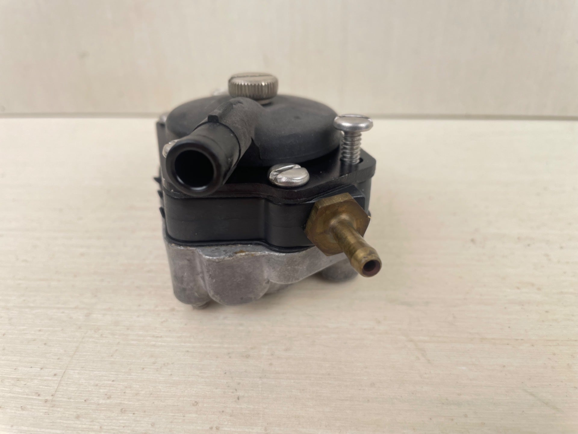 1991-2001 Johnson Evinrude 9.9 10 HP Outboard Fuel Pump 0438562