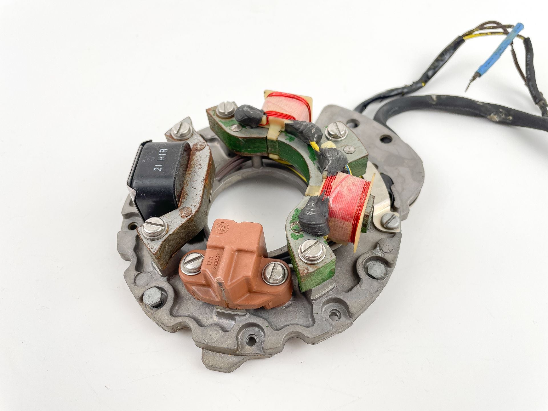 1999 Johnson 25 HP 2 Stroke Outboard Stator Assembly 0582926 OEM