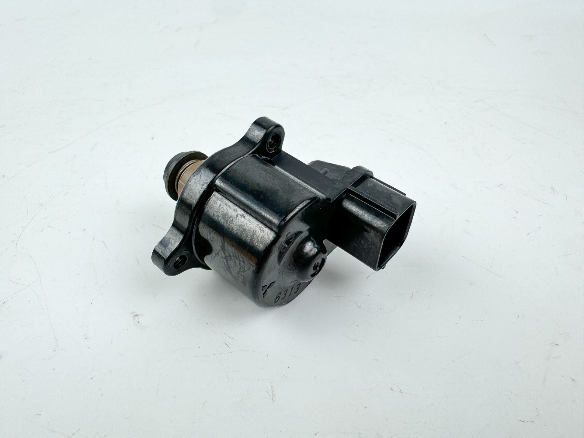 2007 Suzuki 200 HP 4 Stroke Outboard IAC Idle Air Control Valve 18137-52D00 OEM