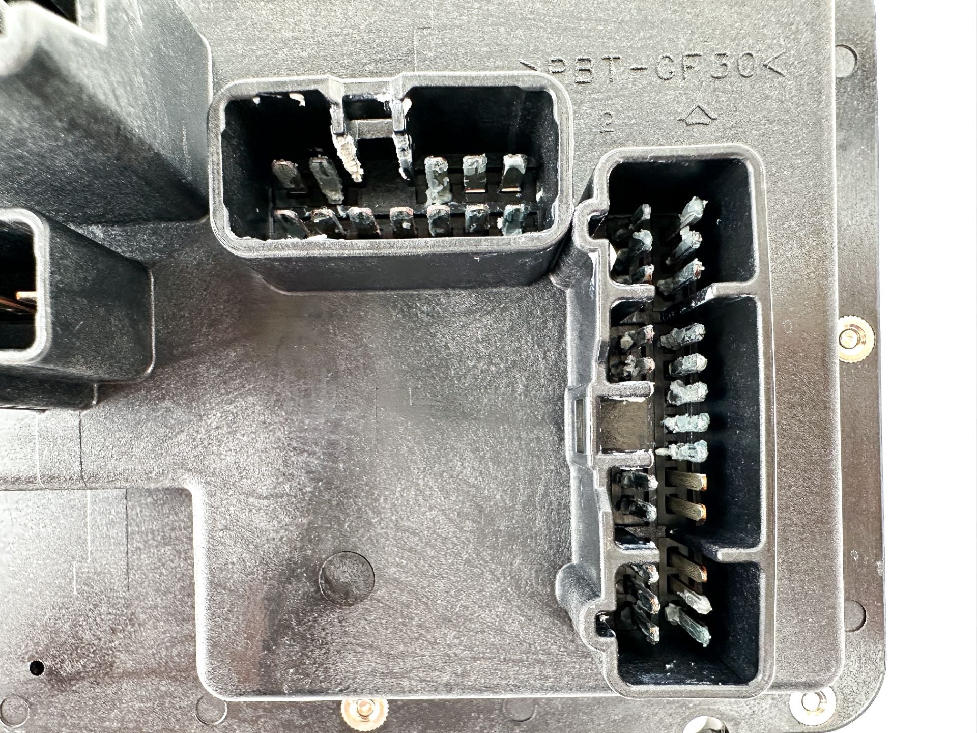 2007 Yamaha 250 HP 4 Stroke Outboard Fuse Box 6P2-82170-00-00 OEM