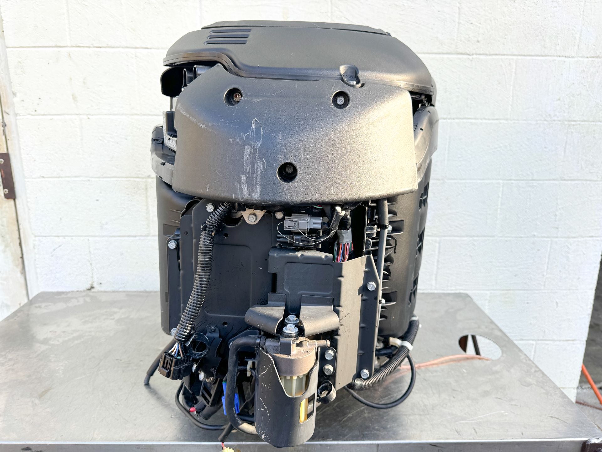 2013 Yamaha 350 HP 4 Stroke Outboard Powerhead 6AW-W009B-04-9S OEM