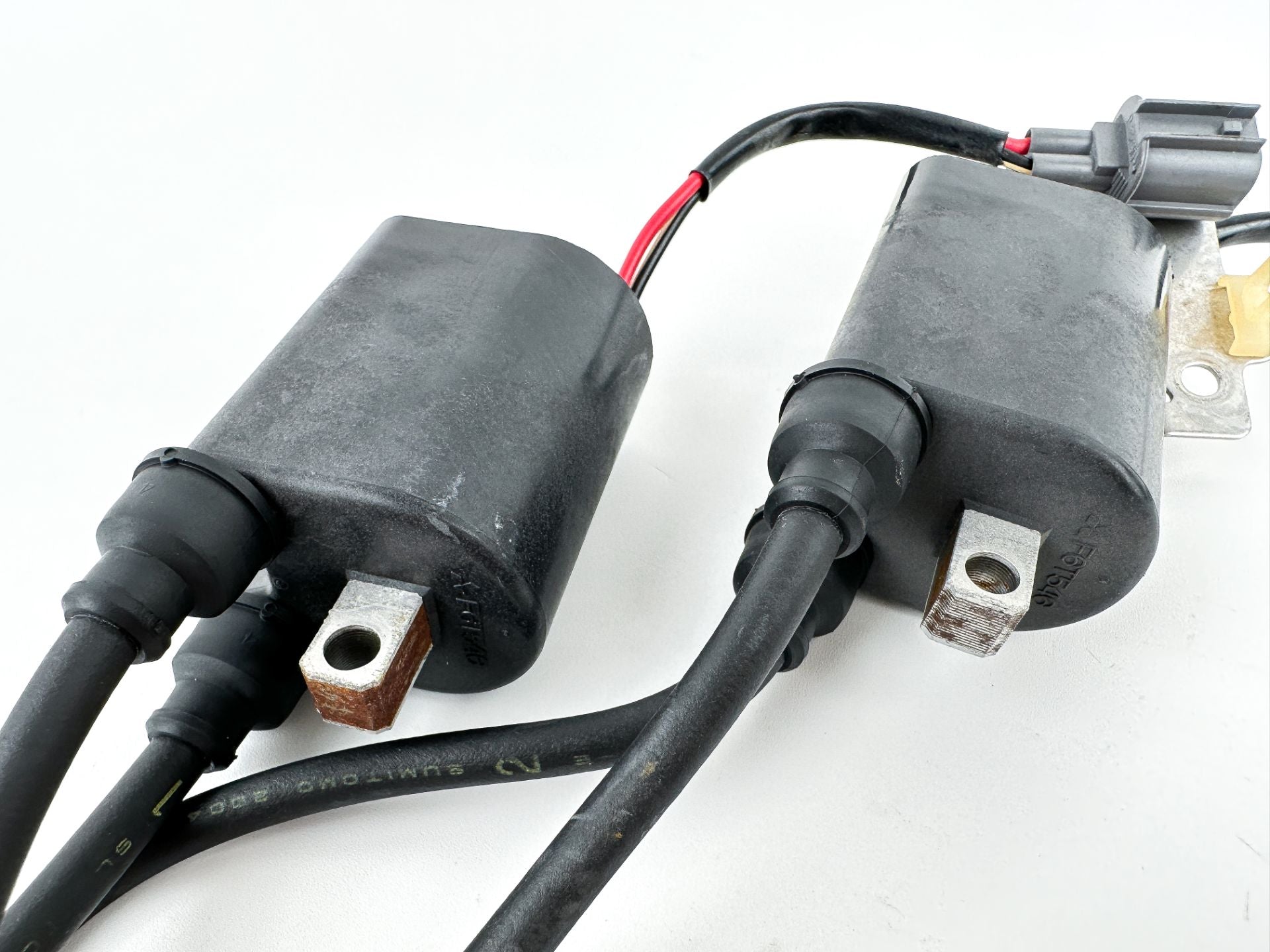 2005 Yamaha 115 HP 4 Stroke Outboard Ignition Coil Set 68V-82310-00-00 OEM