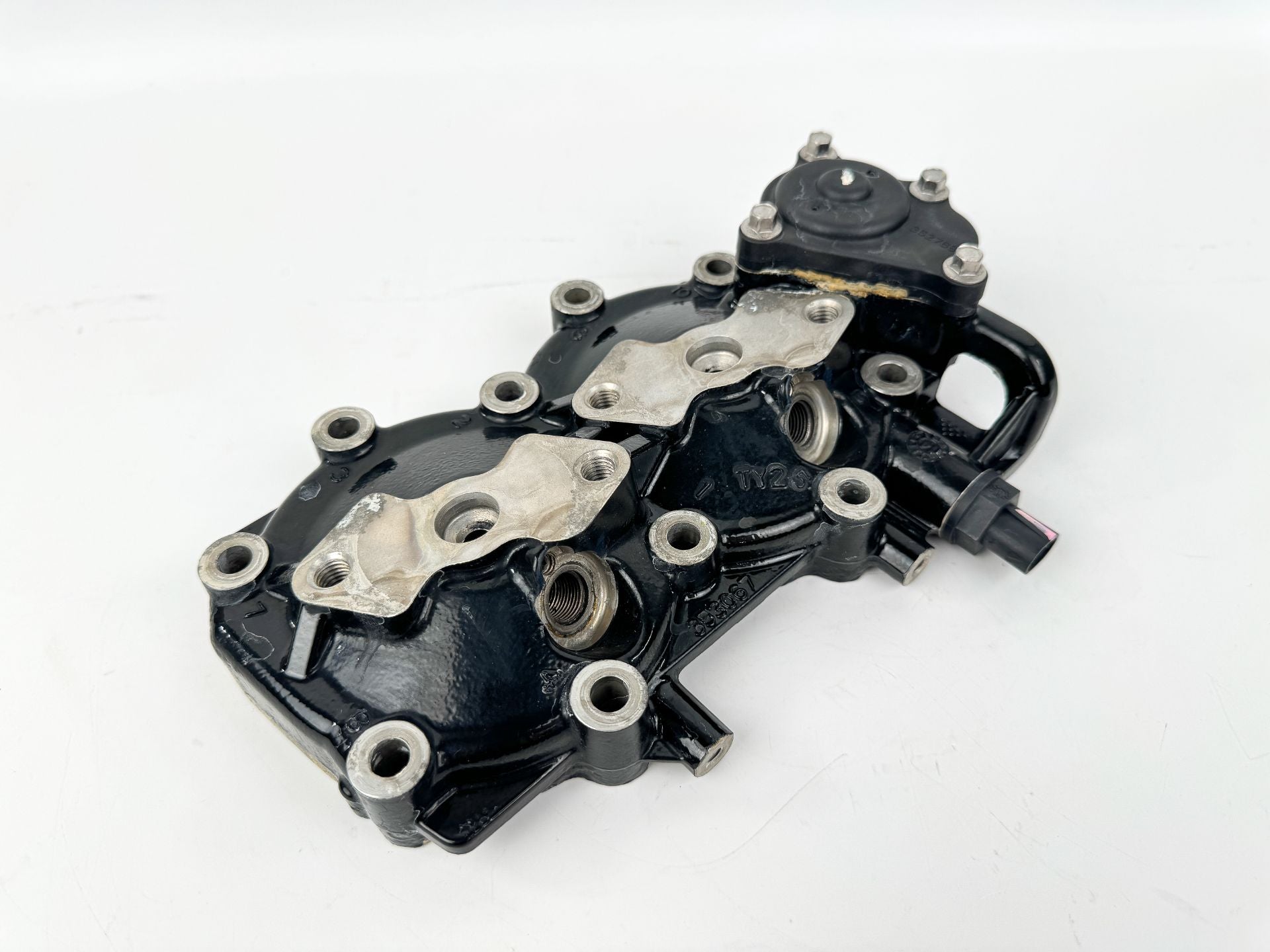 2015 Evinrude 30 HP 2 Stroke Outboard Cylinder Head 0355133 OEM