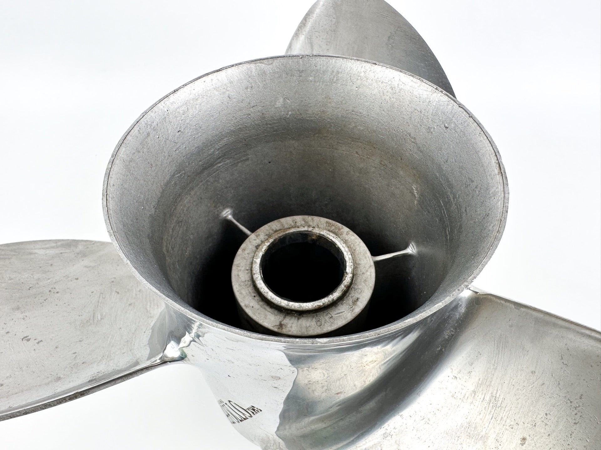 Michigan Wheel Apollo 3 Blade Stainless Steel Prop Propeller 15 1/2" X 17P RH