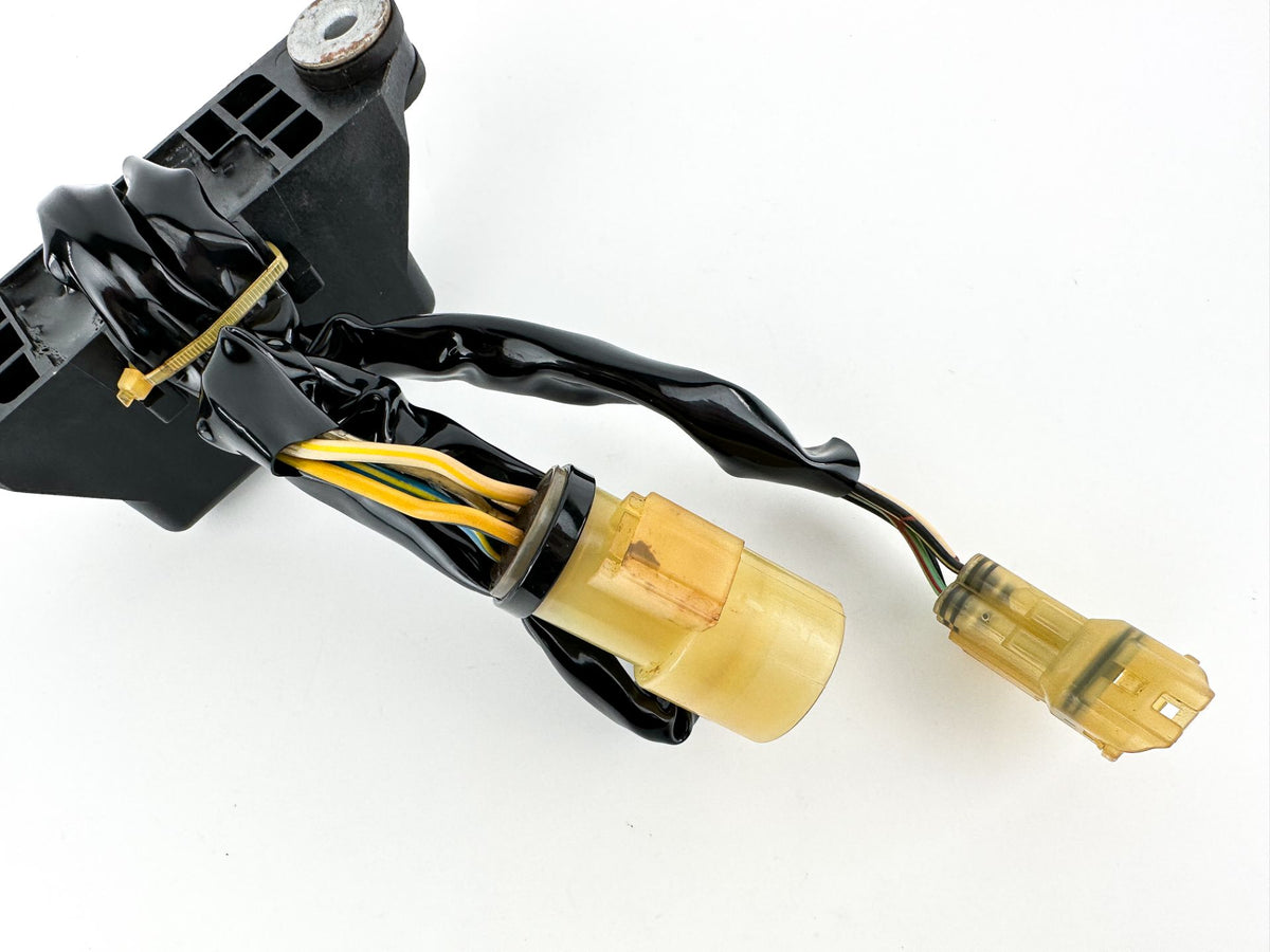 2001 Honda 130 HP 4 Stroke Outboard Main Relay 06380-ZW5-000 OEM
