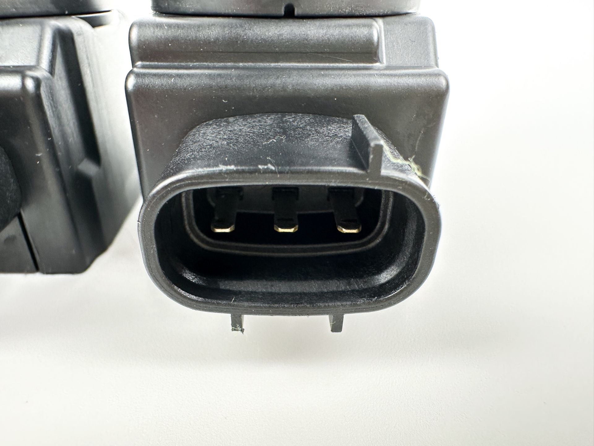 2023 Suzuki 175 HP 4 Stroke Outboard Ignition Coil Set 33410-99L00 OEM
