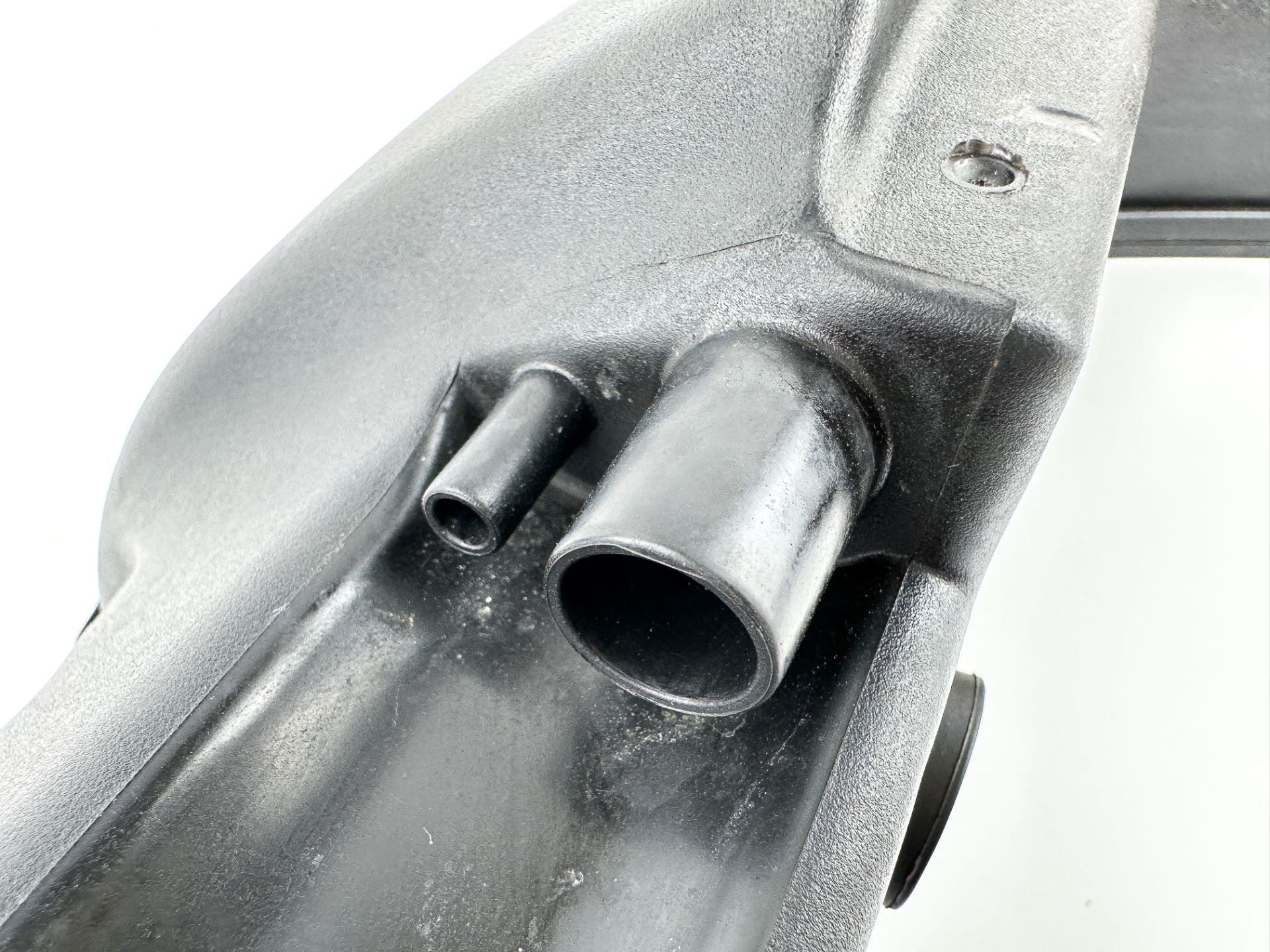 2007 Yamaha 250 HP 4 Stroke Outboard Intake Air Silencer Assembly 6P2-14440-00-00 OEM