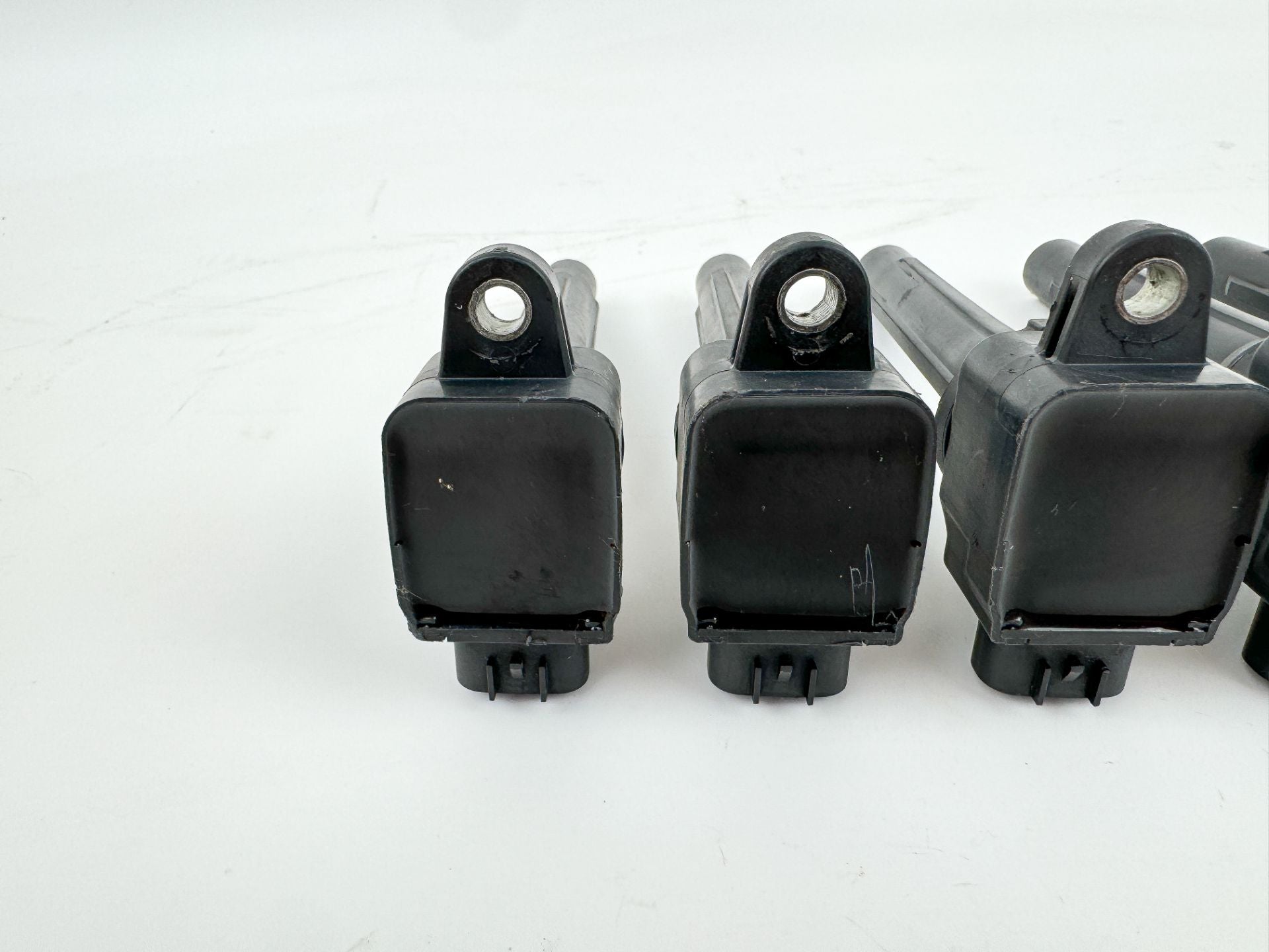 2004 Suzuki 250 HP 4 Stroke Outboard Ignition Coil Set 33410-93J00 OEM