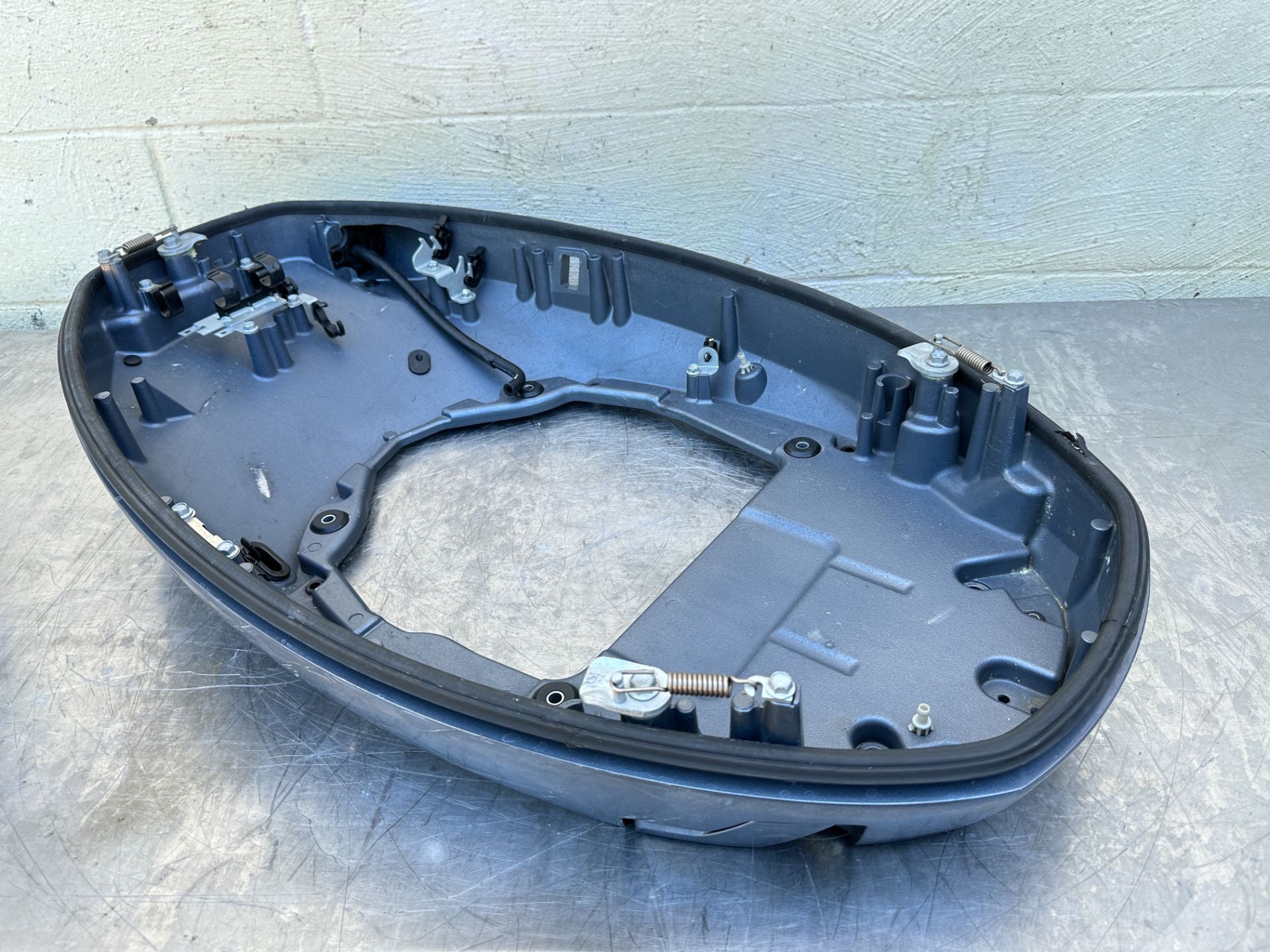 2019 Yamaha 150 HP 4 Stroke Outboard Bottom Cowling Pan 63P-42710-10-8D OEM