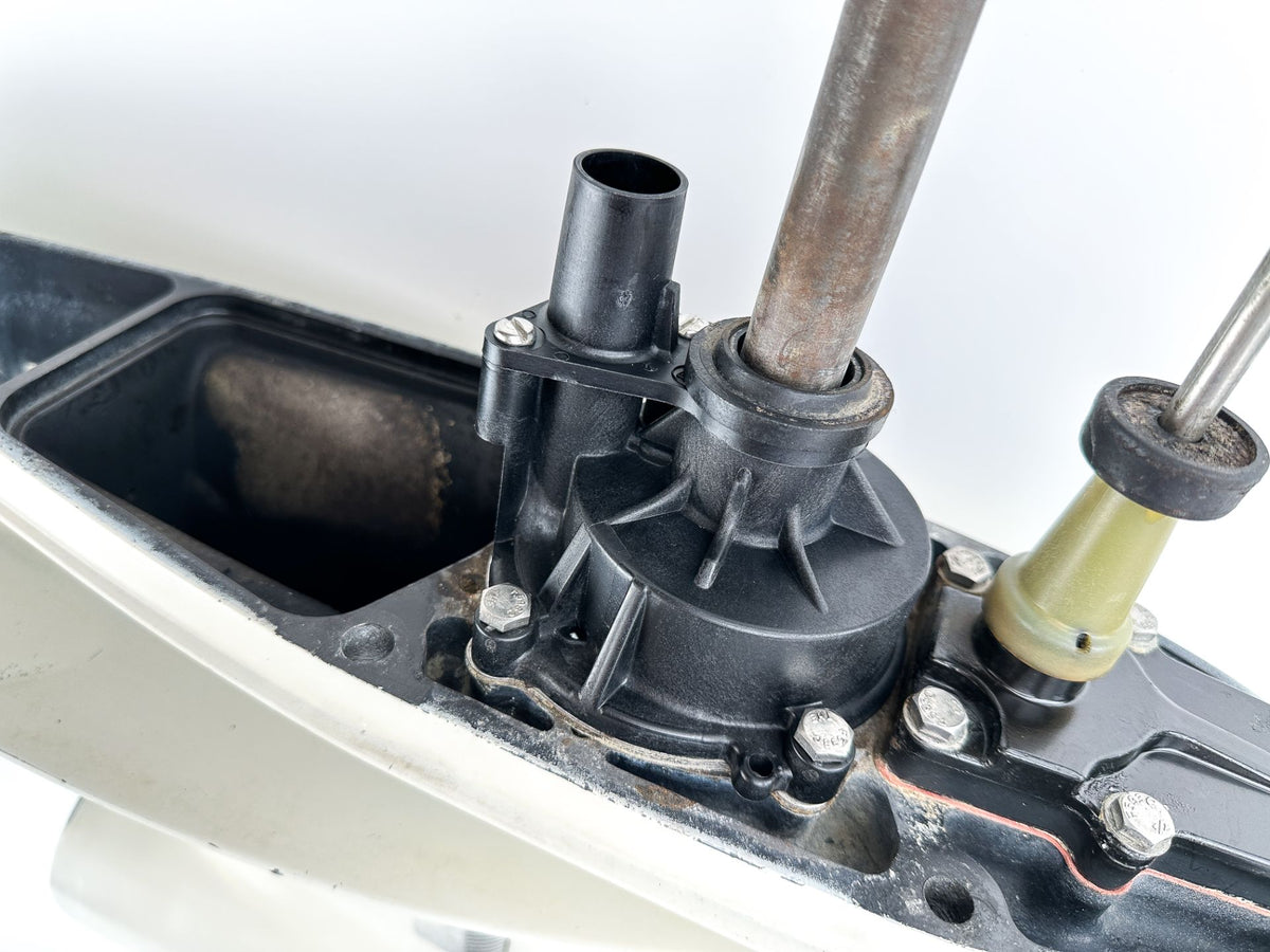 2001 Evinrude 115HP 2 Stroke 25" XL Outboard Lower Unit Gear Case 0439982