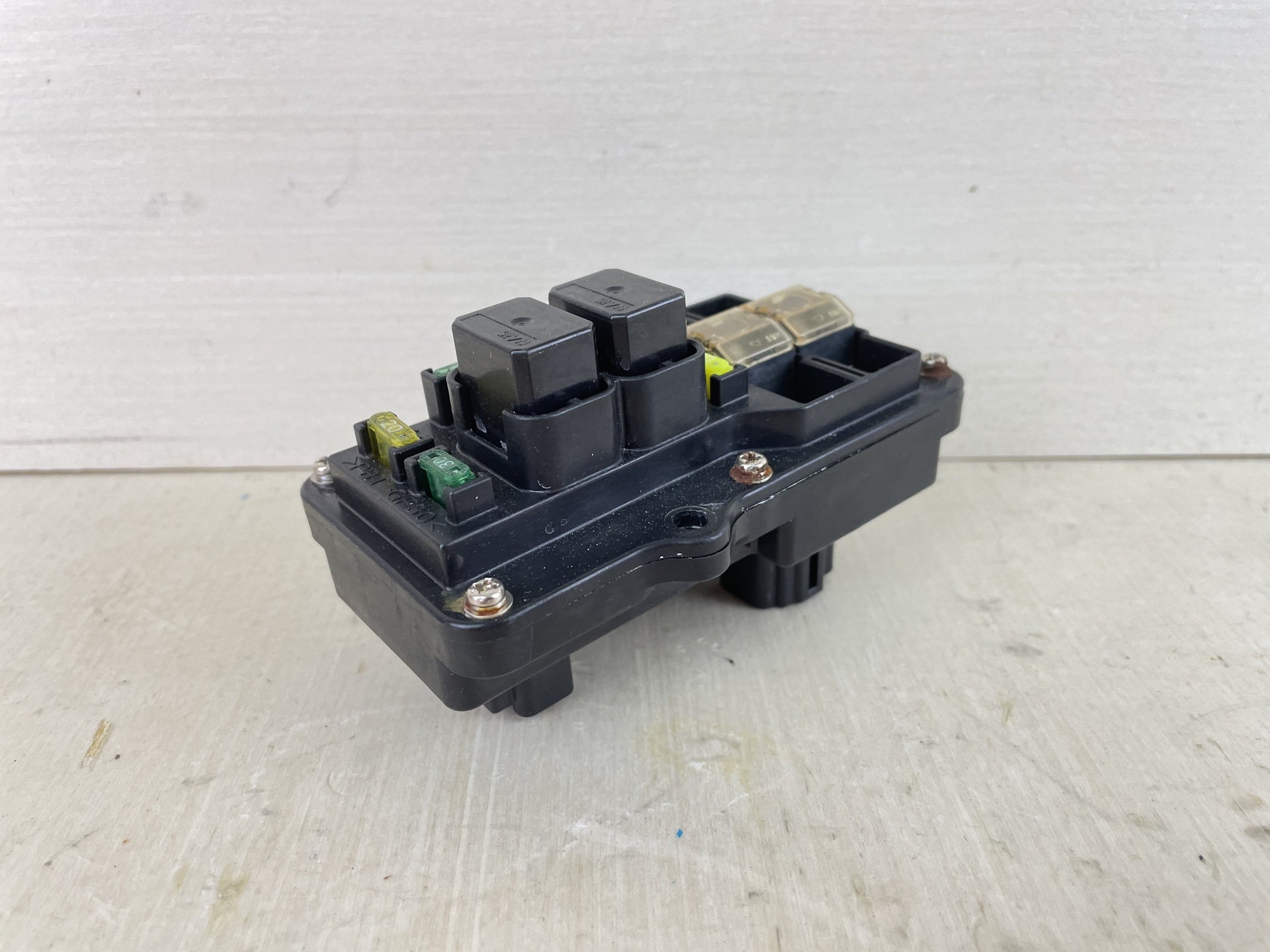 2002 Yamaha 175HP 2 Stroke HPDI Fuse Block Assembly 68F-82170-01-00