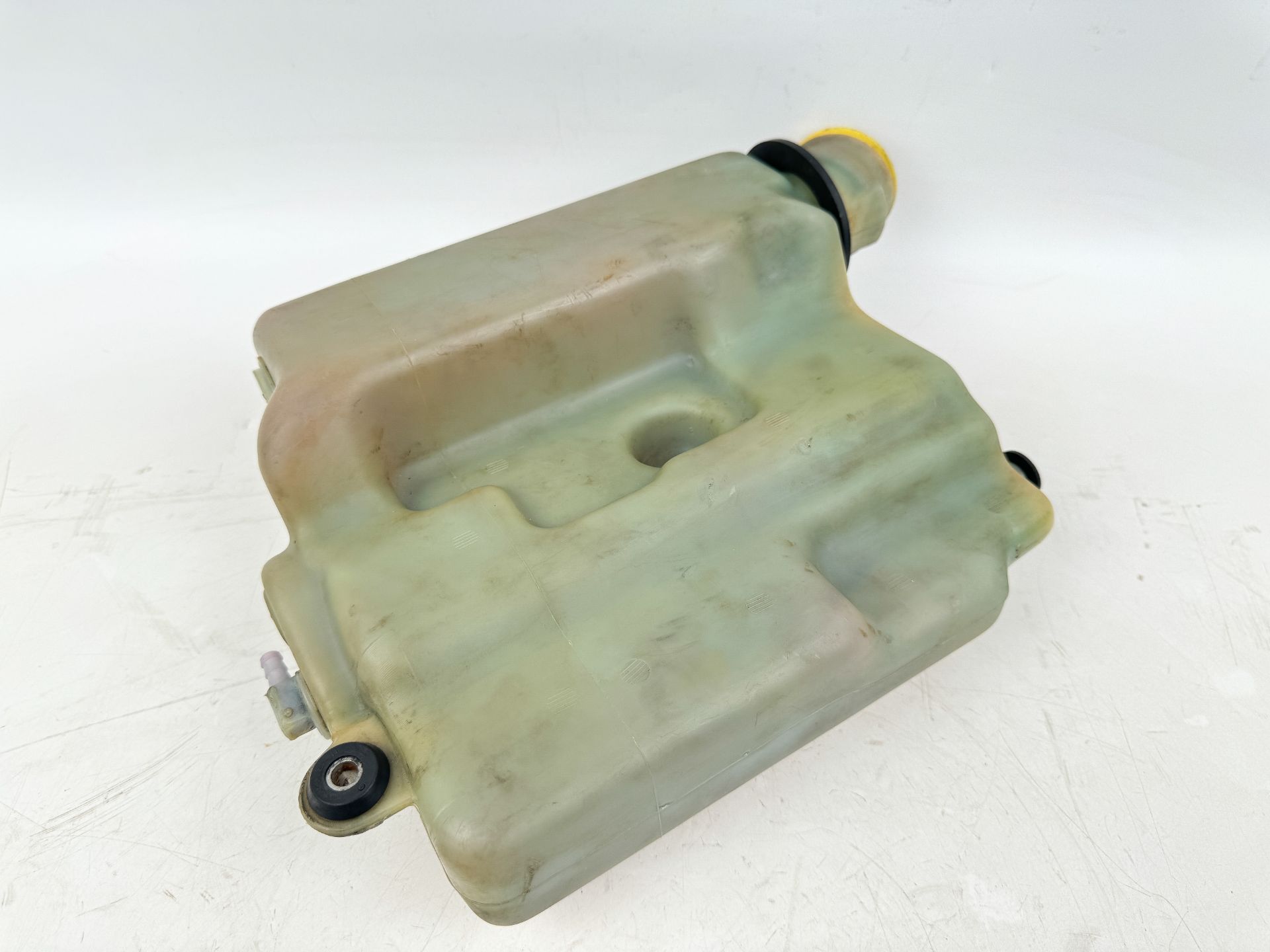 2000 Mercury 90 HP 2 Stroke Outboard Oil Tank 828361A2 OEM