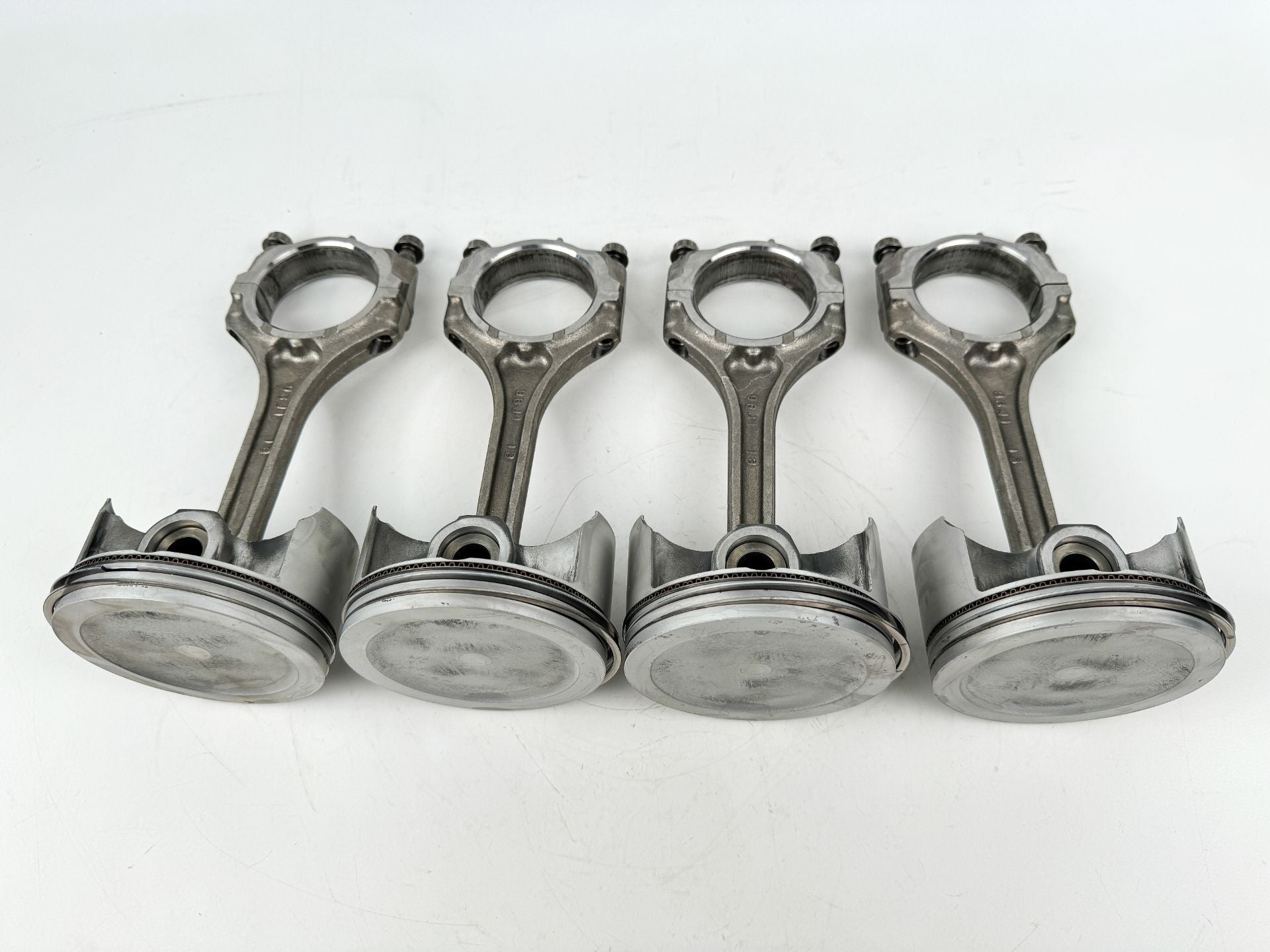 2014 Suzuki 175 HP 4 Stroke Outboard Piston & Connecting Rod Set 12111-96J01-0B0 OEM