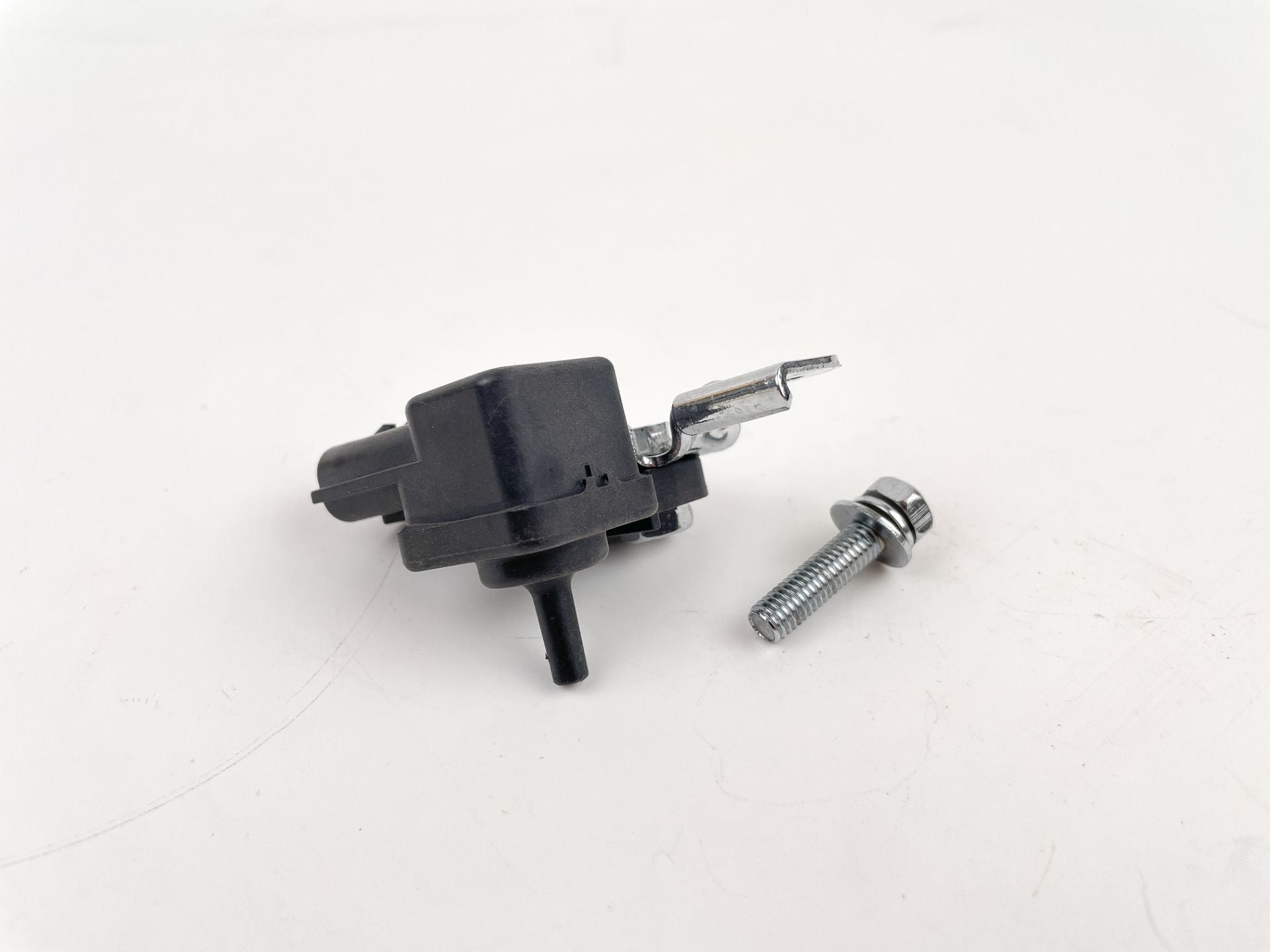 2002 Suzuki 40 HP 4 Stroke Outboard MAP Pressure Sensor 18590-80C40 OEM