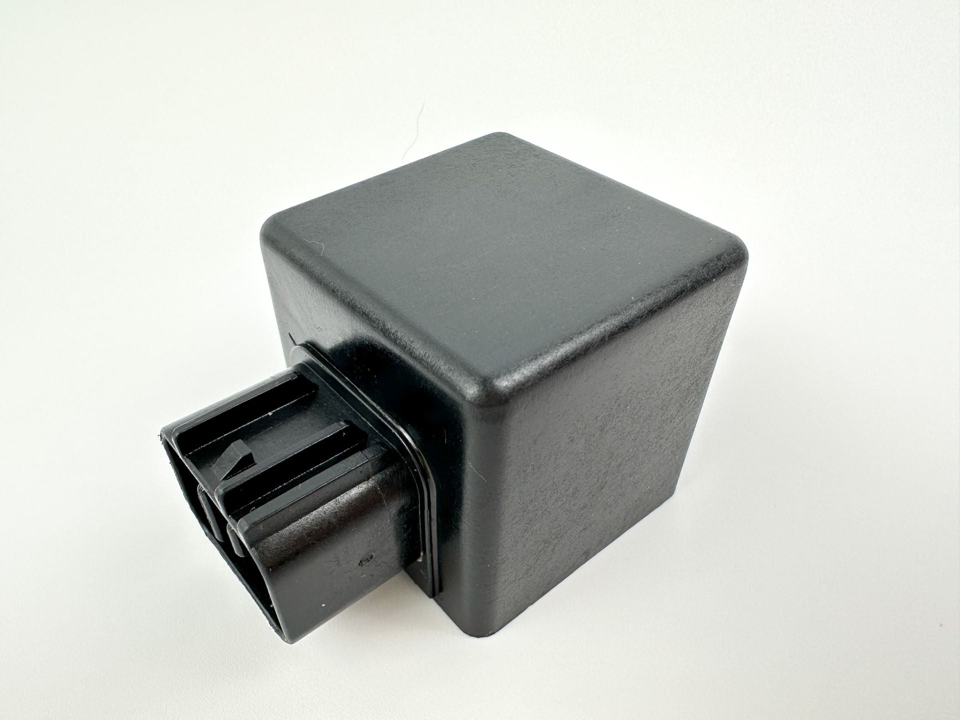 2003 Yamaha 115 HP 4 Stroke Outboard Main Relay Assembly 68V-81950-00-00 OEM