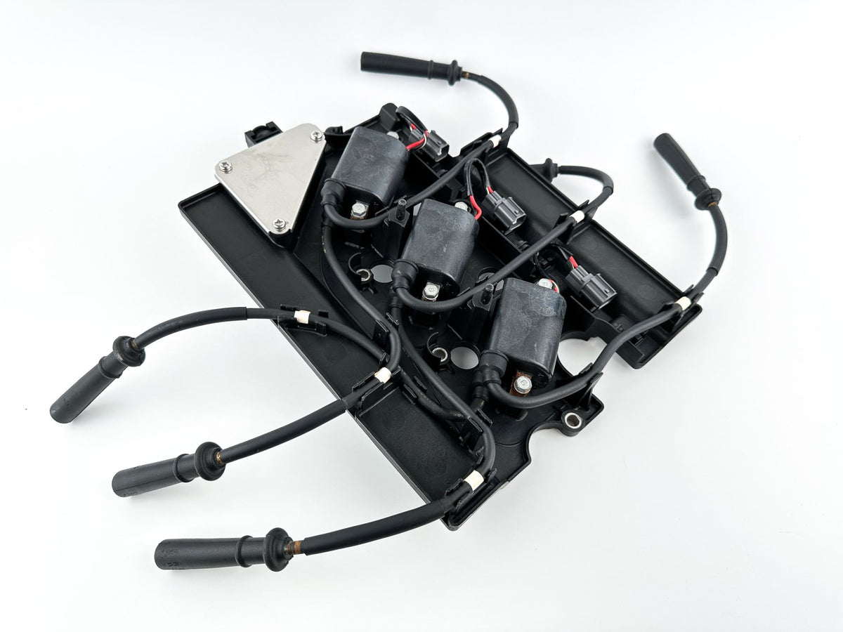 2002 Yamaha 200 HP 4 Stroke Outboard Ignition Coil Set W/ Plate 69J-82310-00-00 OEM