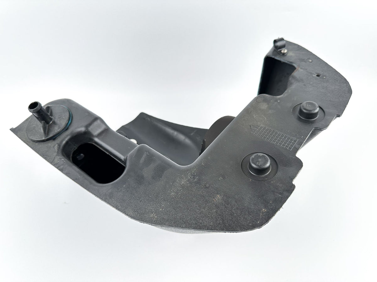2005 Mercury 225 HP 2 Stroke Outboard Intake Air Silencer Assembly 880083T1 OEM