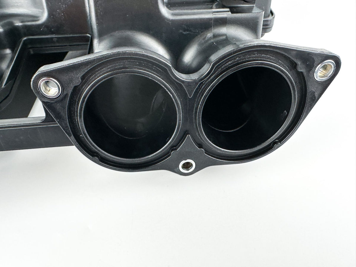 2012 Yamaha 150 HP 4 Stroke Outboard Intake Air Silencer Assembly 63P-14440-00-00 OEM